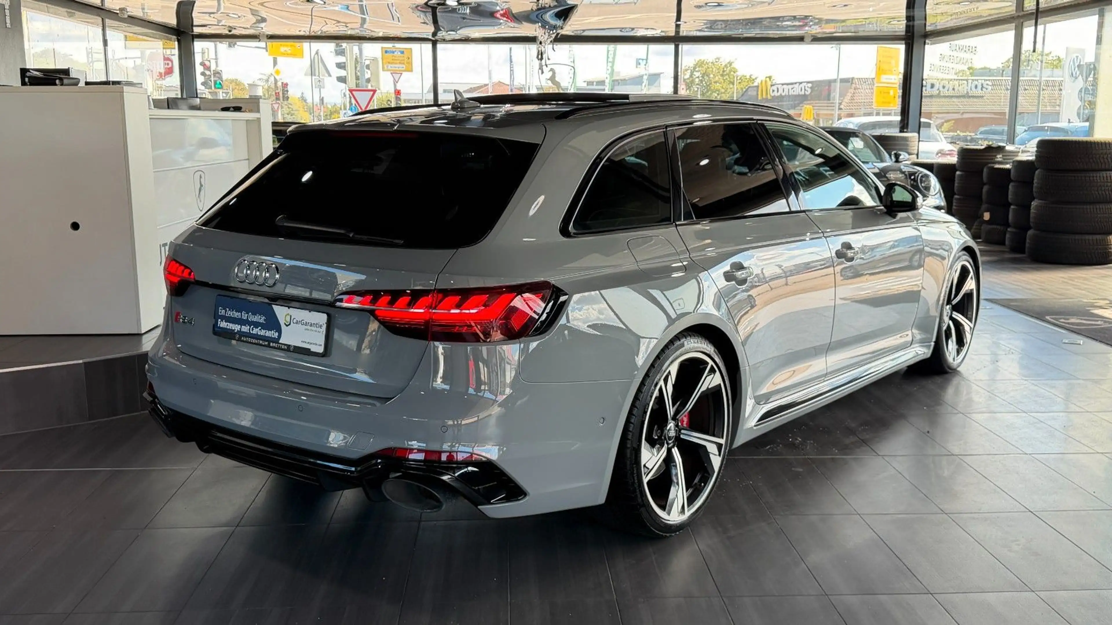 Audi RS4 Avant Pano*Quattro*HuD*ACC*360°*B&O*Matrix — photo 5