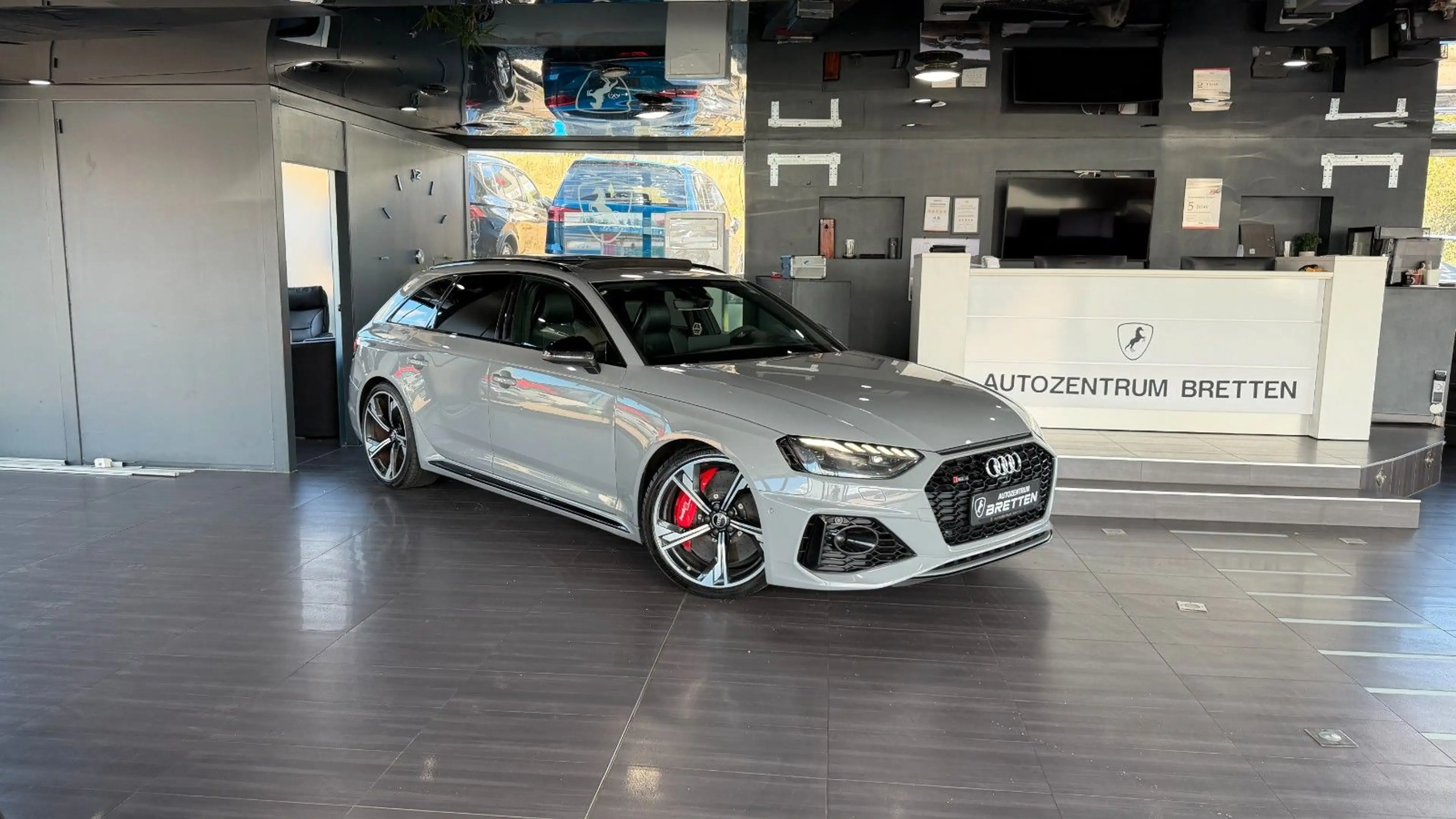 Audi RS4 Avant Pano*Quattro*HuD*ACC*360°*B&O*Matrix — photo 2