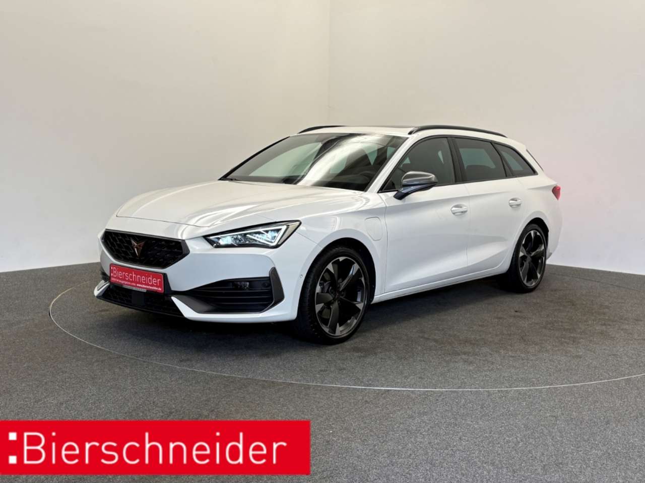 Cupra Leon 2023 — SP 1.4 e-Hybrid DSG DIGITAL COCKPIT LED PANO NAVI