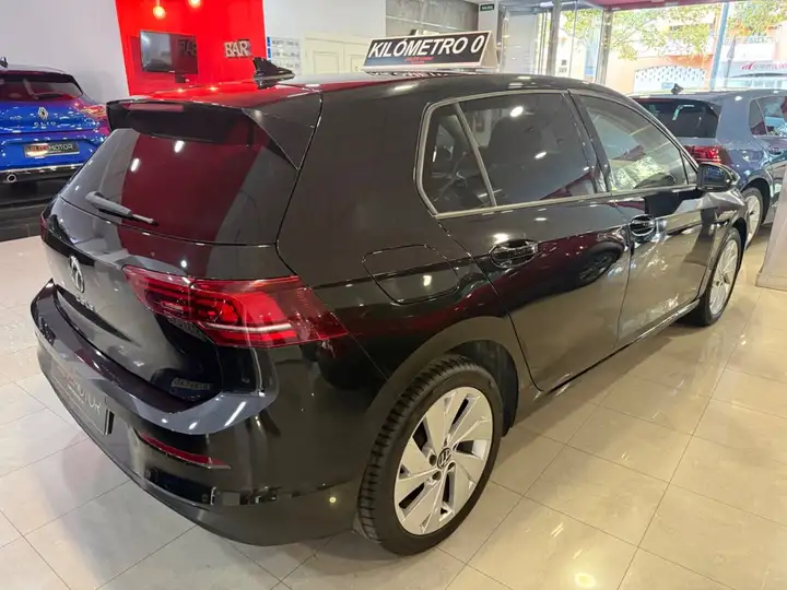Volkswagen Golf 2025, foto 15