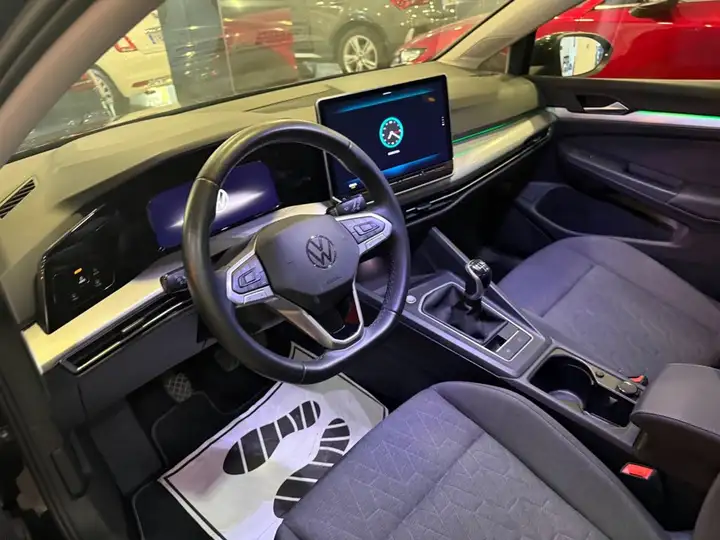 Volkswagen Golf 2025, foto 11