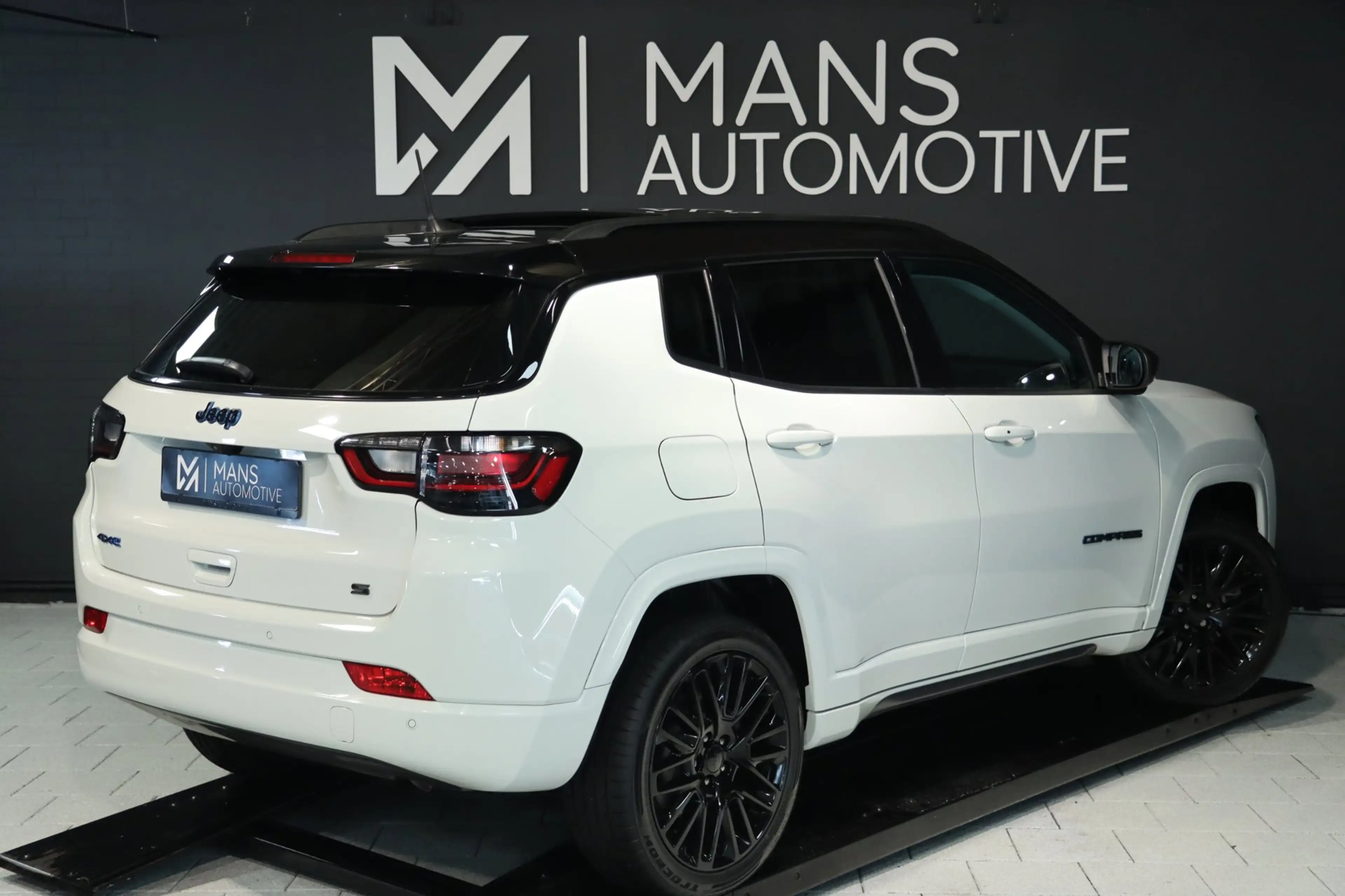 Jeep Compass 4xe 240 Plug-in Hybrid Electric S / PANO / ACC / K — photo 4