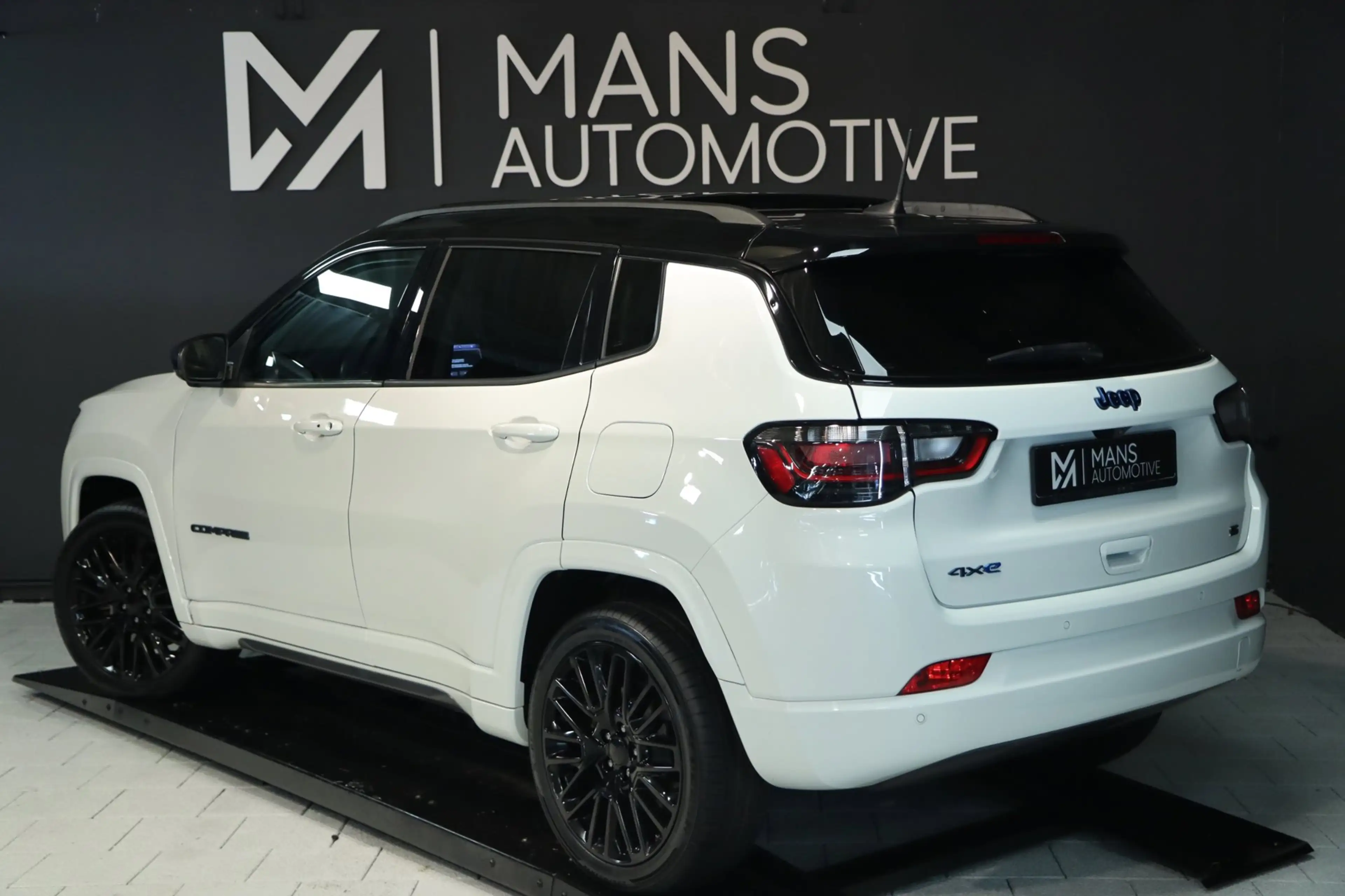 Jeep Compass 4xe 240 Plug-in Hybrid Electric S / PANO / ACC / K — photo 5