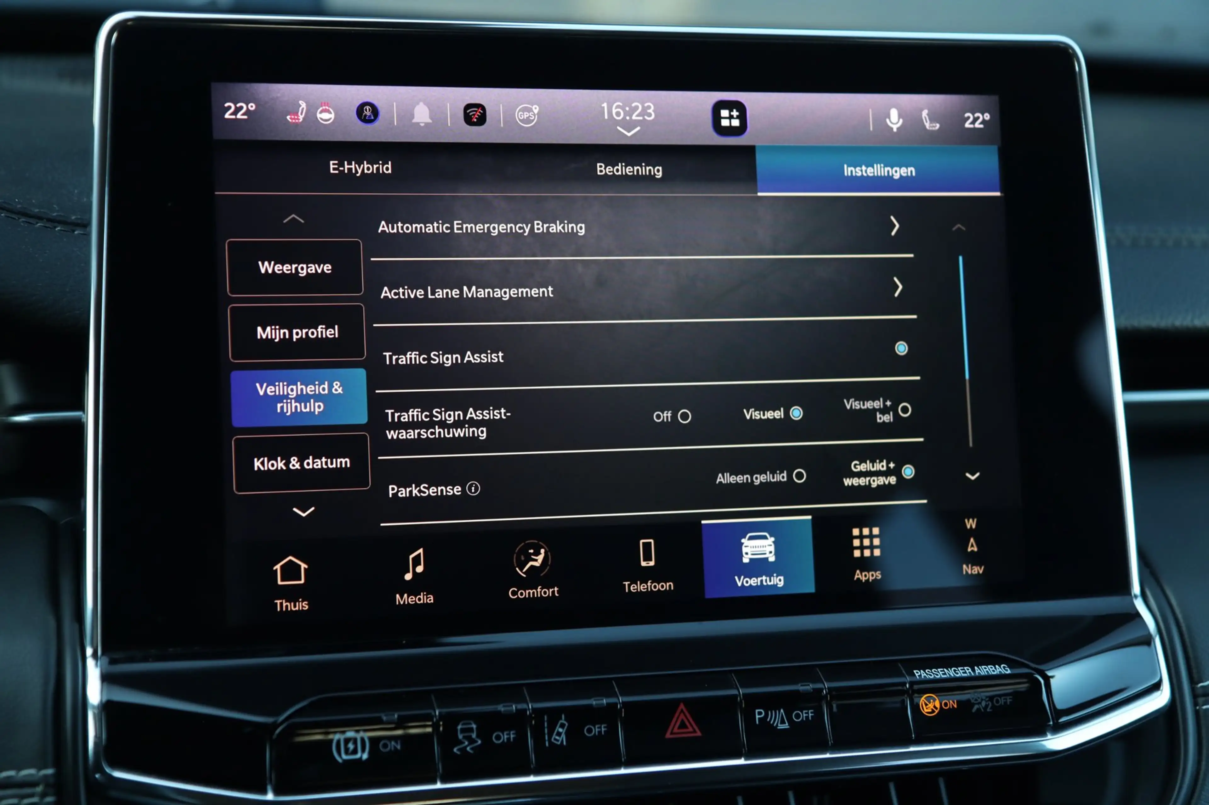Jeep Compass 4xe 240 Plug-in Hybrid Electric S / PANO / ACC / K — photo 13