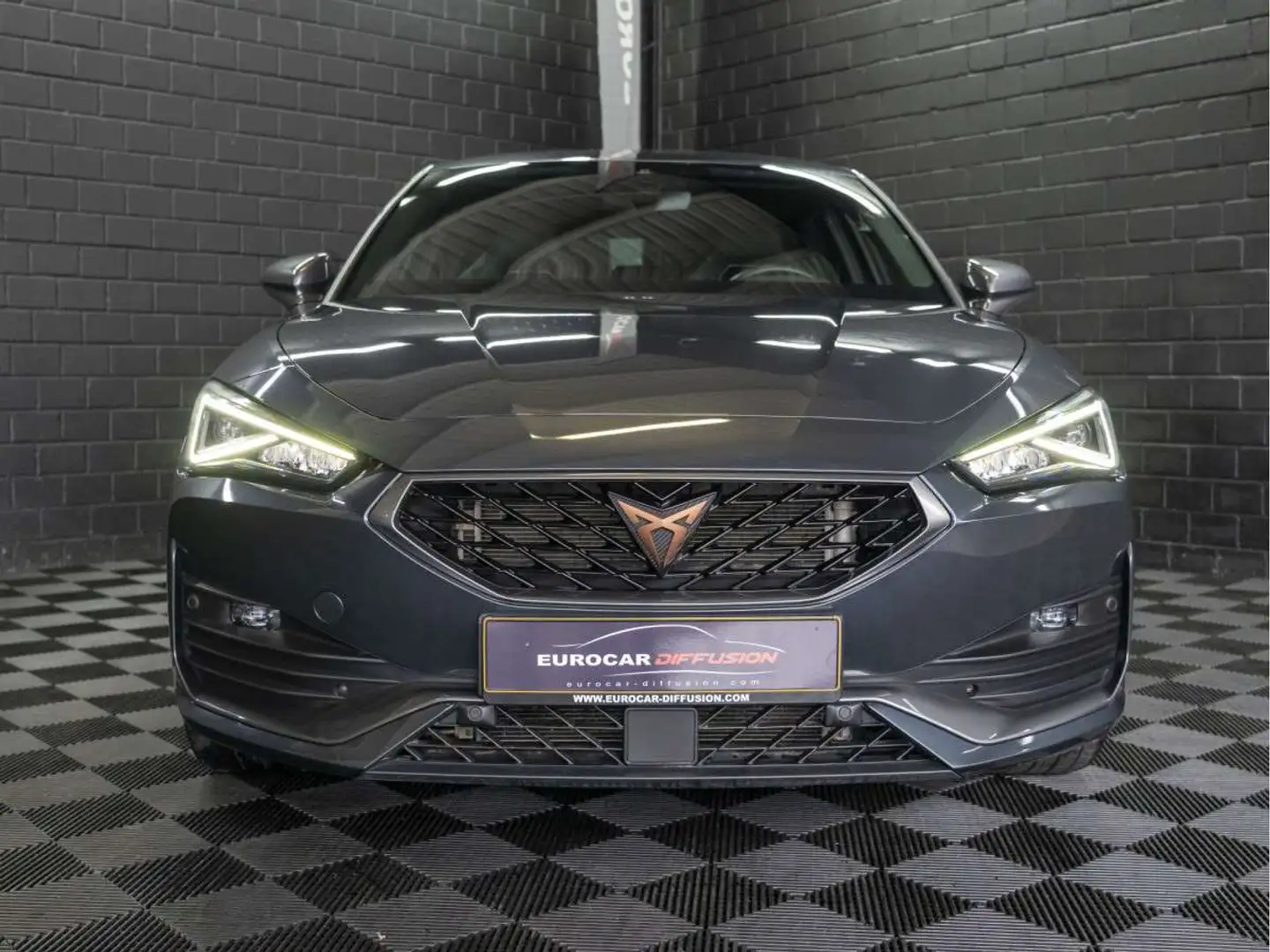 CUPRA Leon VZ 245CV eHybrid DSG6 ** Volant SS ** Caméra ** Gris - 2