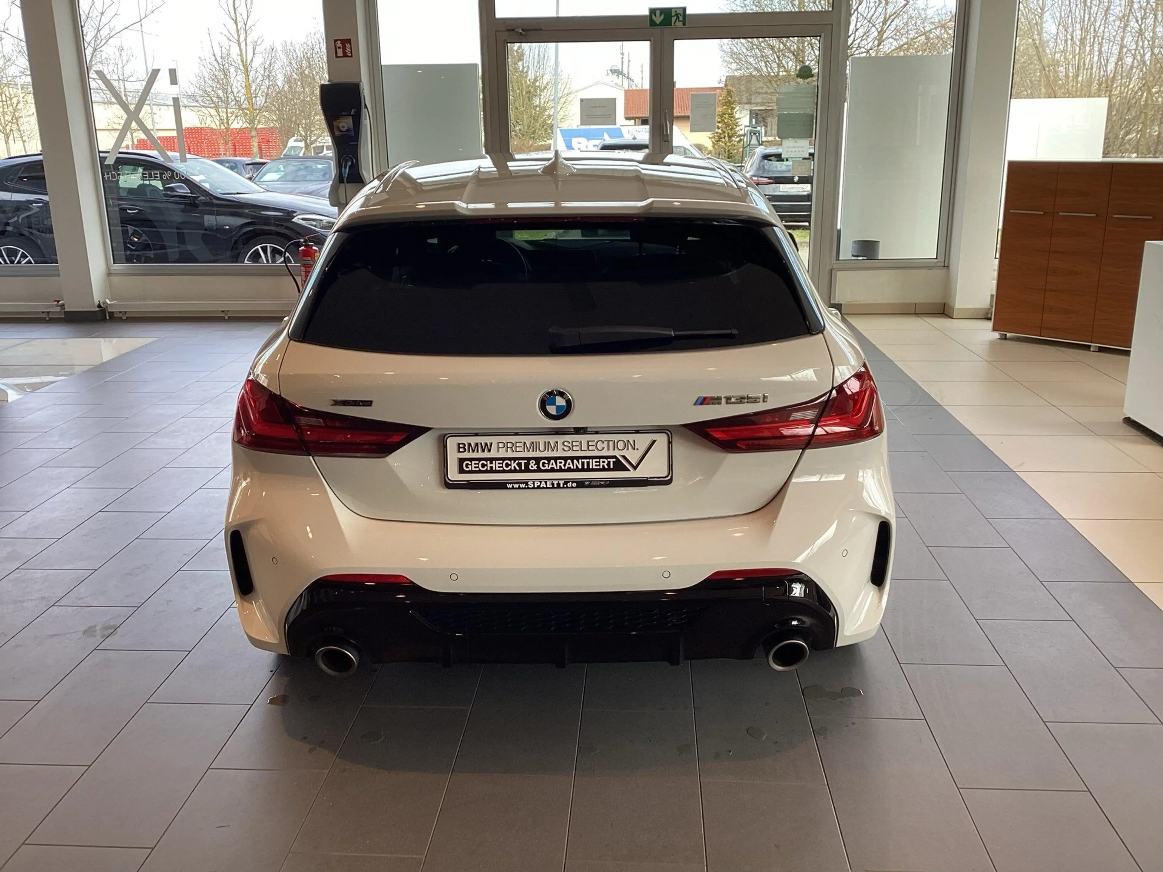 BMW 135 M135i xDrive Hatch — photo 3