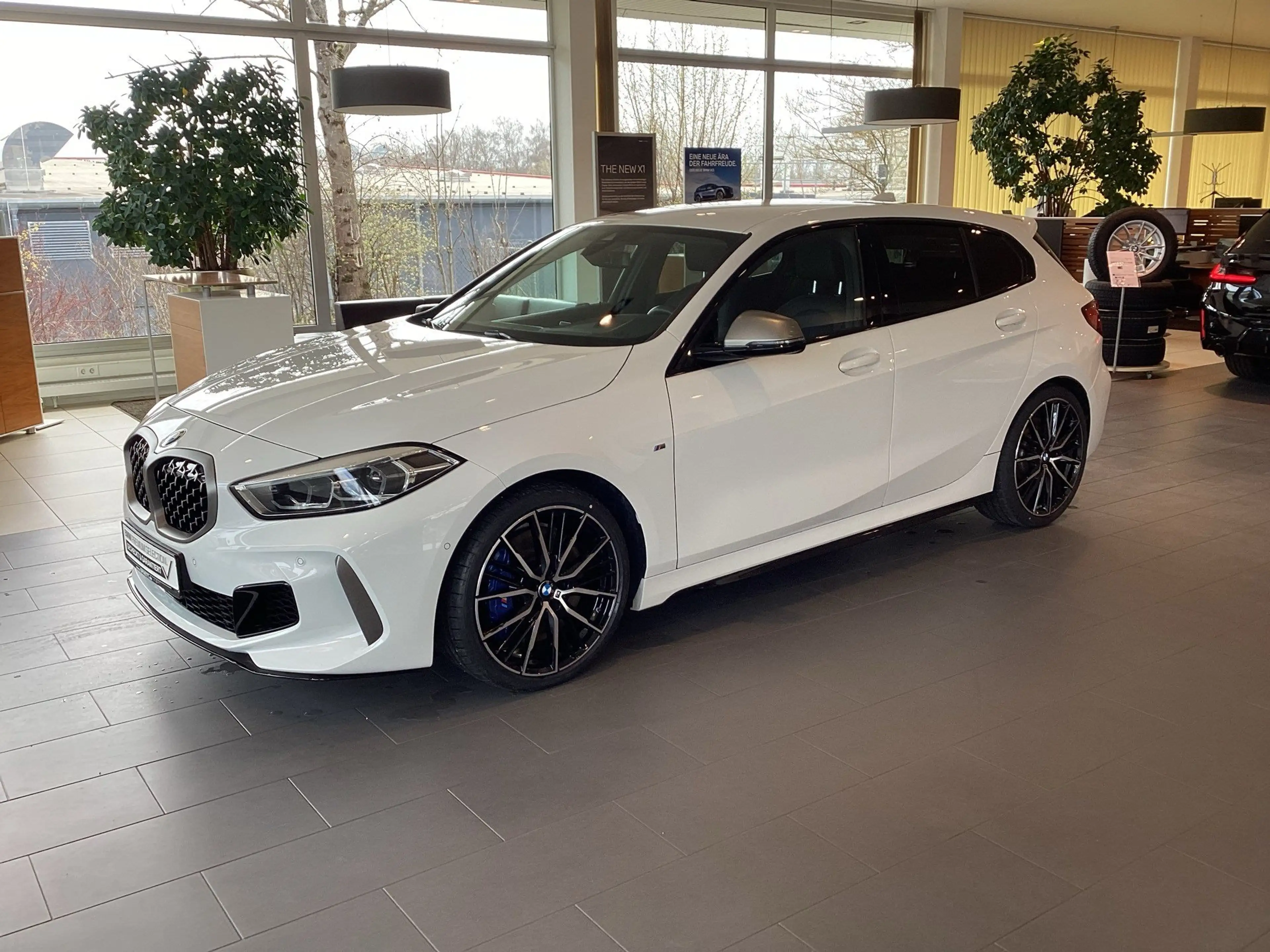 BMW 135 M135i xDrive Hatch — photo 6