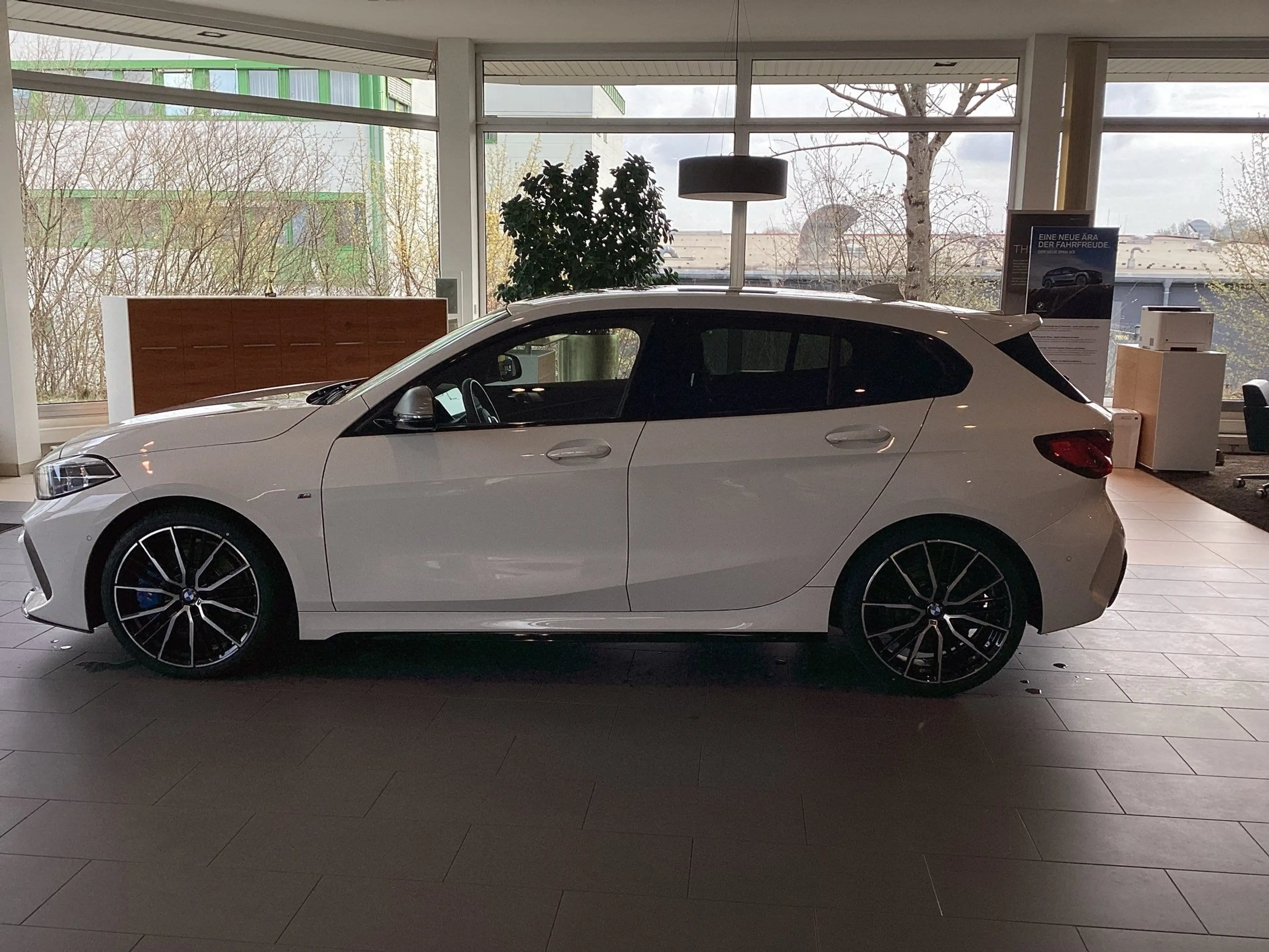 BMW 135 M135i xDrive Hatch — photo 9
