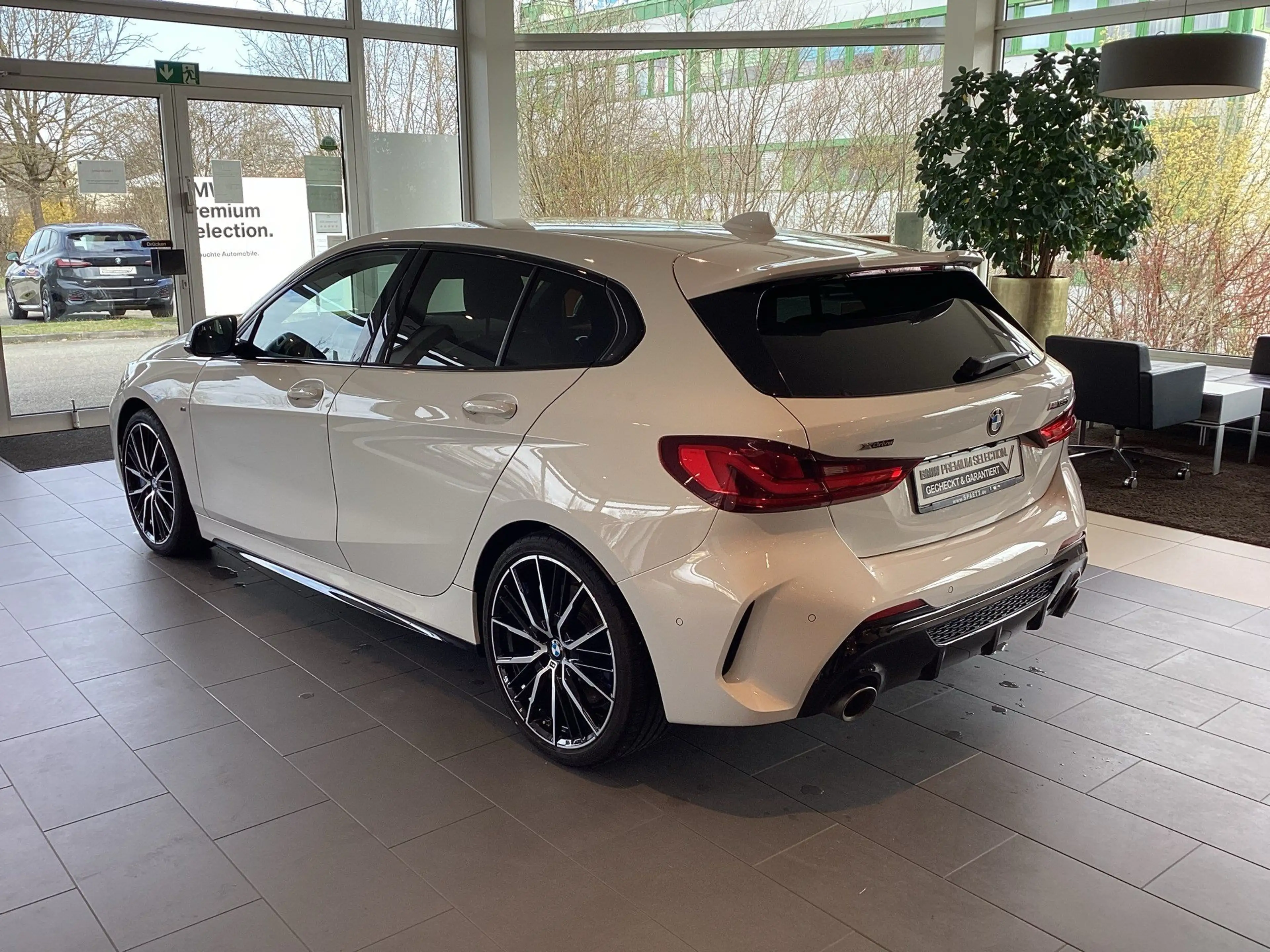 BMW 135 M135i xDrive Hatch — photo 8