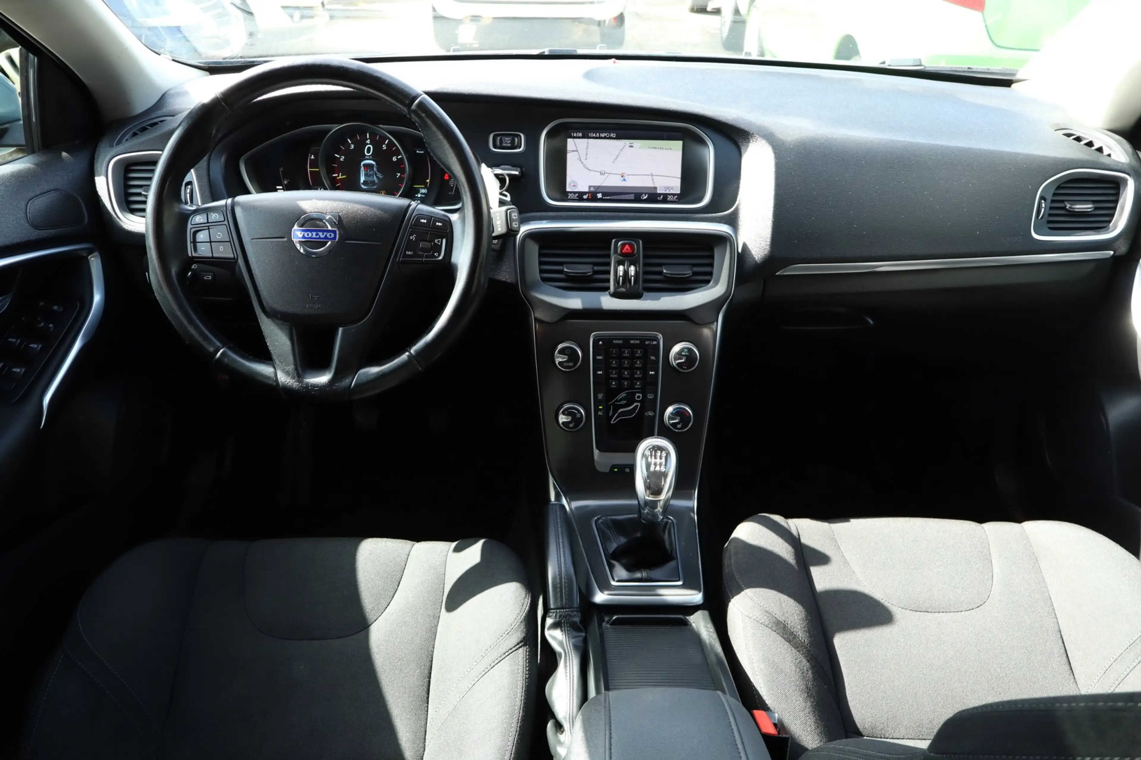 Volvo V40 1.6 T2 Summum - Navi - Stoelverwarming — photo 3