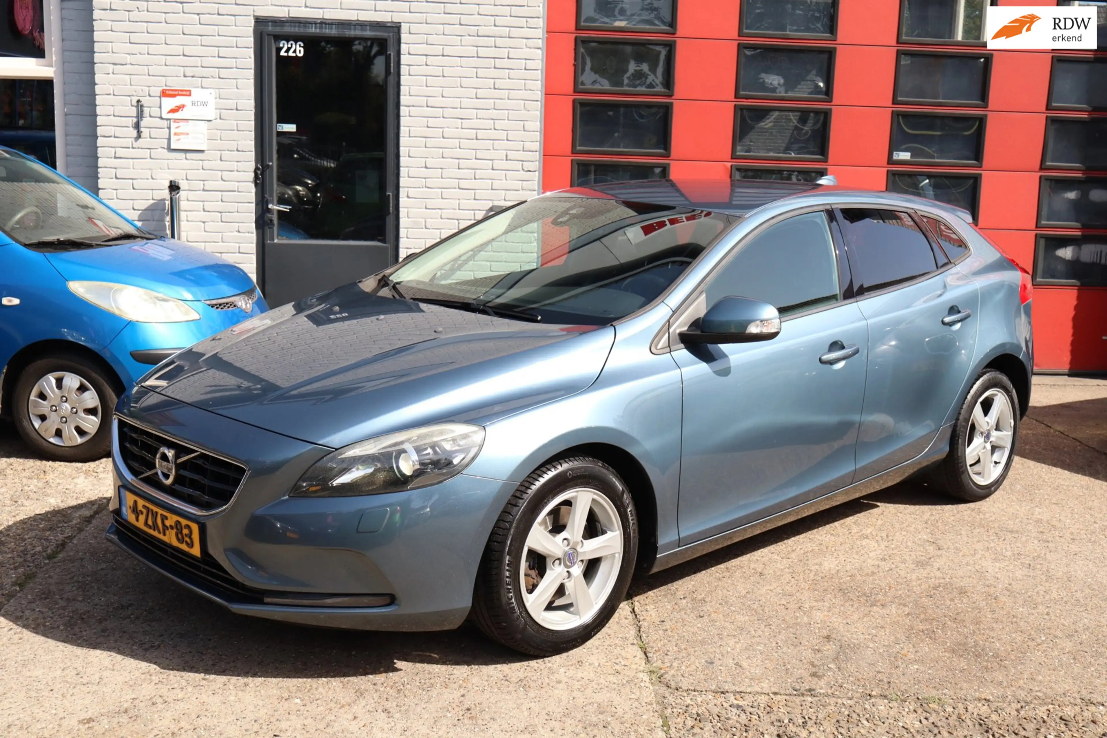 Volvo V40 1.6 T2 Summum - Navi - Stoelverwarming