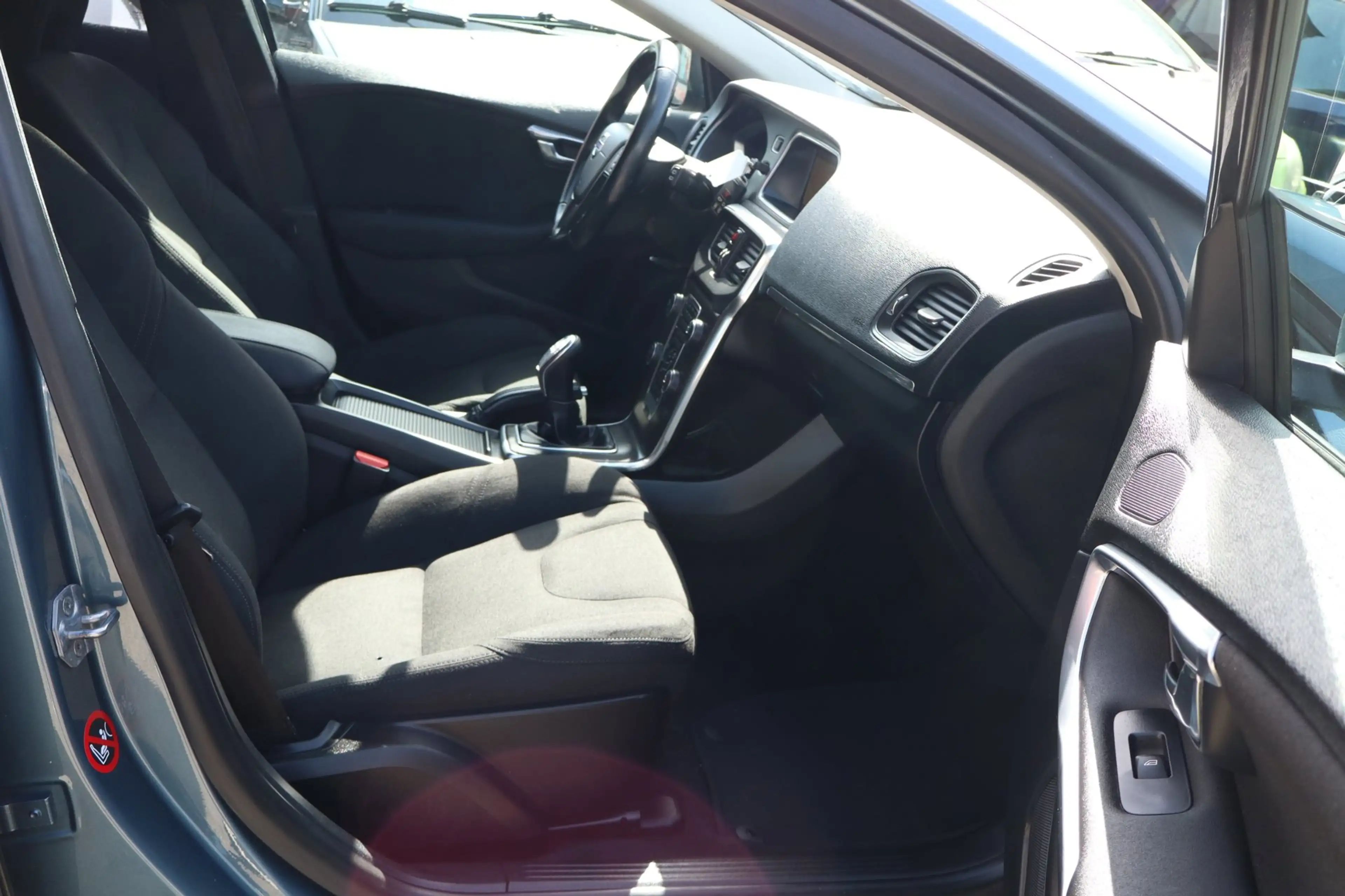 Volvo V40 1.6 T2 Summum - Navi - Stoelverwarming — photo 18