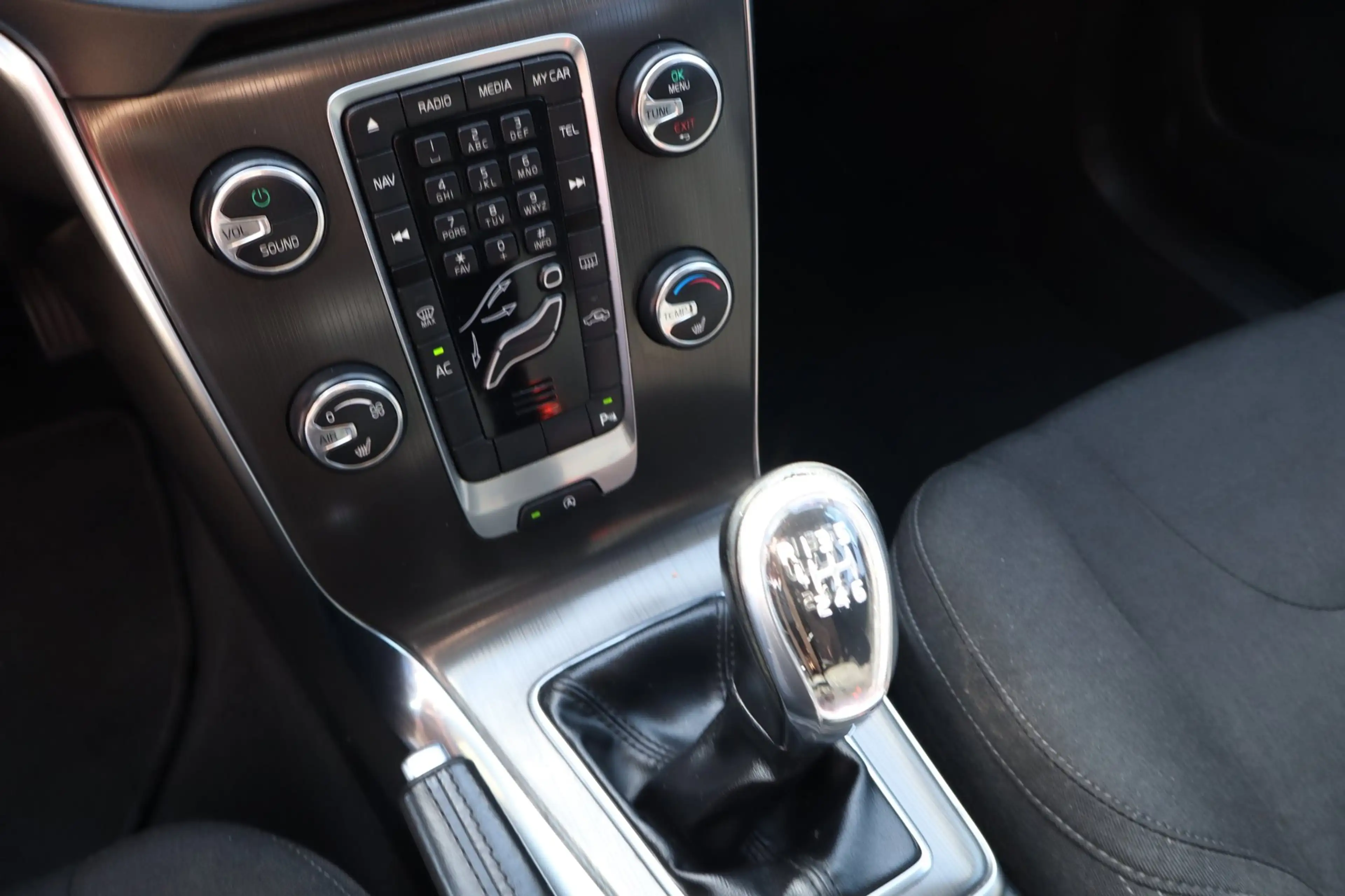Volvo V40 1.6 T2 Summum - Navi - Stoelverwarming — photo 20