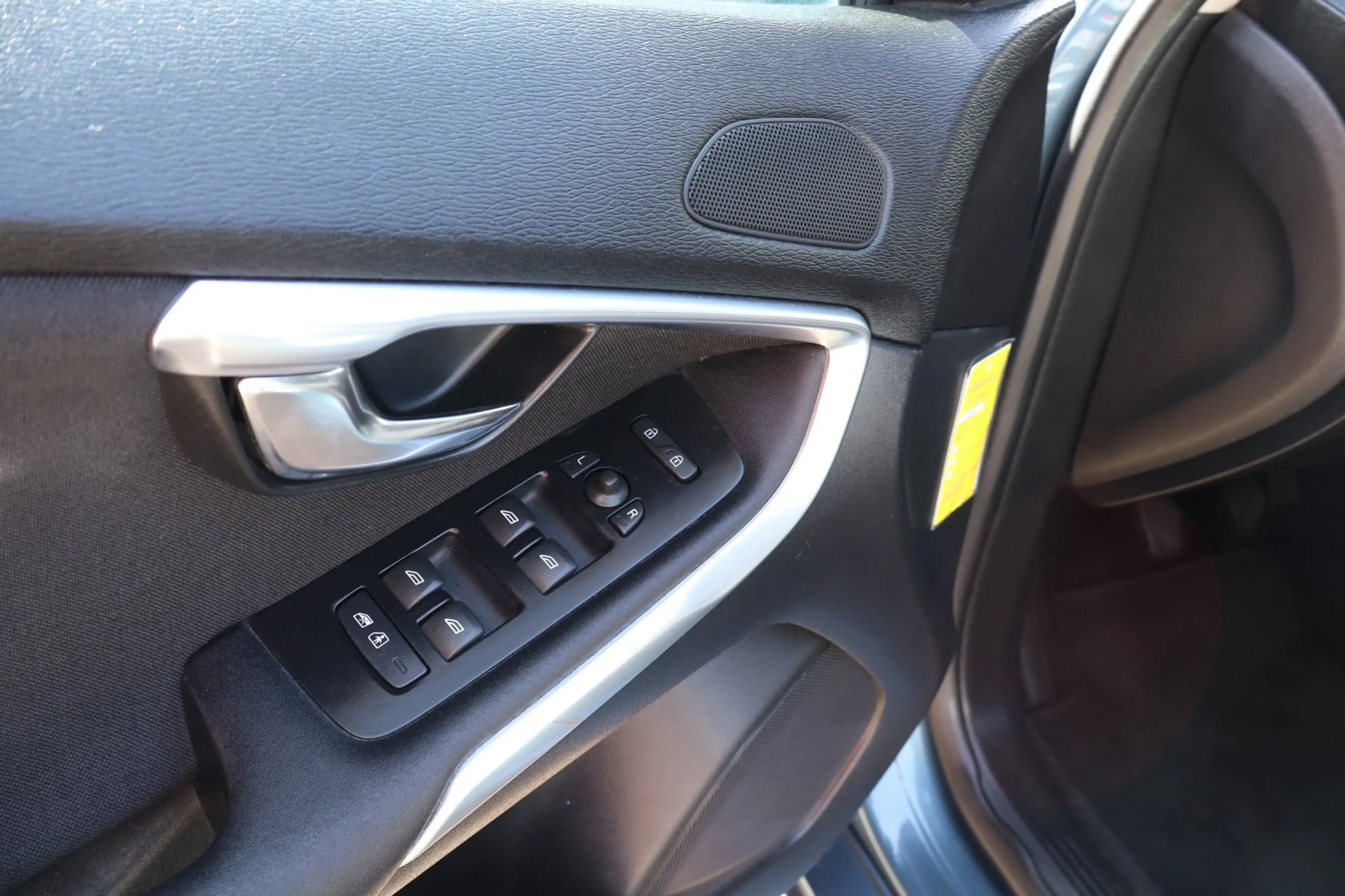 Volvo V40 1.6 T2 Summum - Navi - Stoelverwarming — photo 22