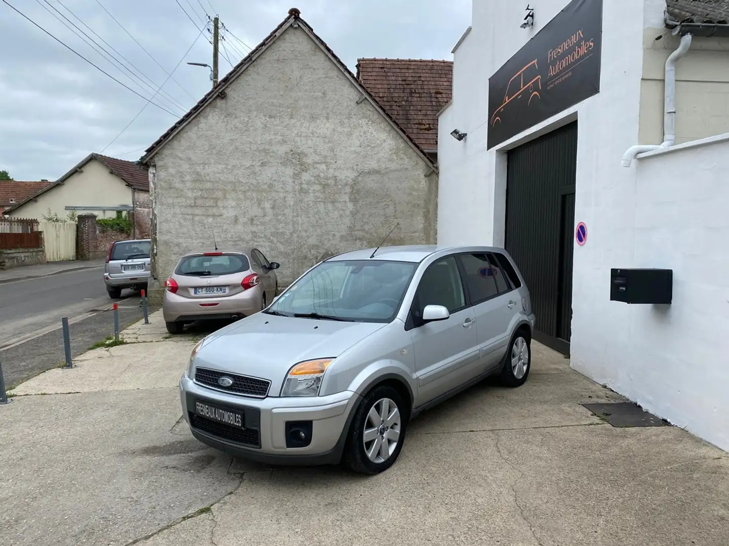 Ford Fusion 1400 TDCI PLUS PETIT PRIX Gris - 1