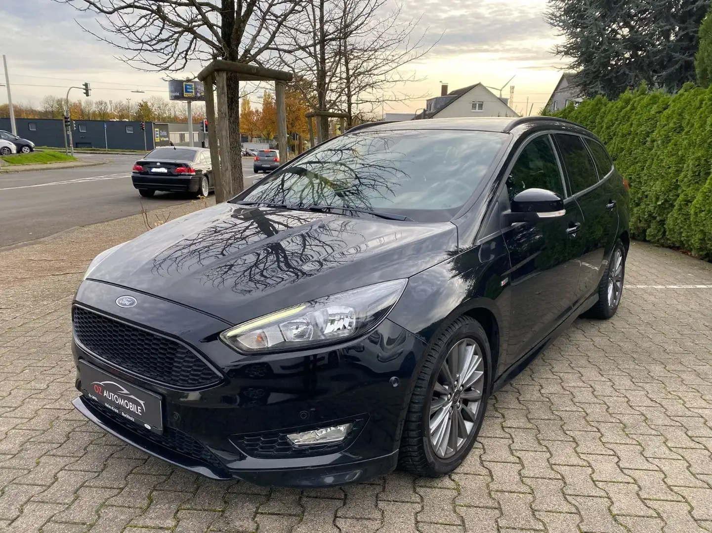Ford Focus 1,0 EcoBoost 92kW ST-Line Turnier//Mwst. Schwarz - 2