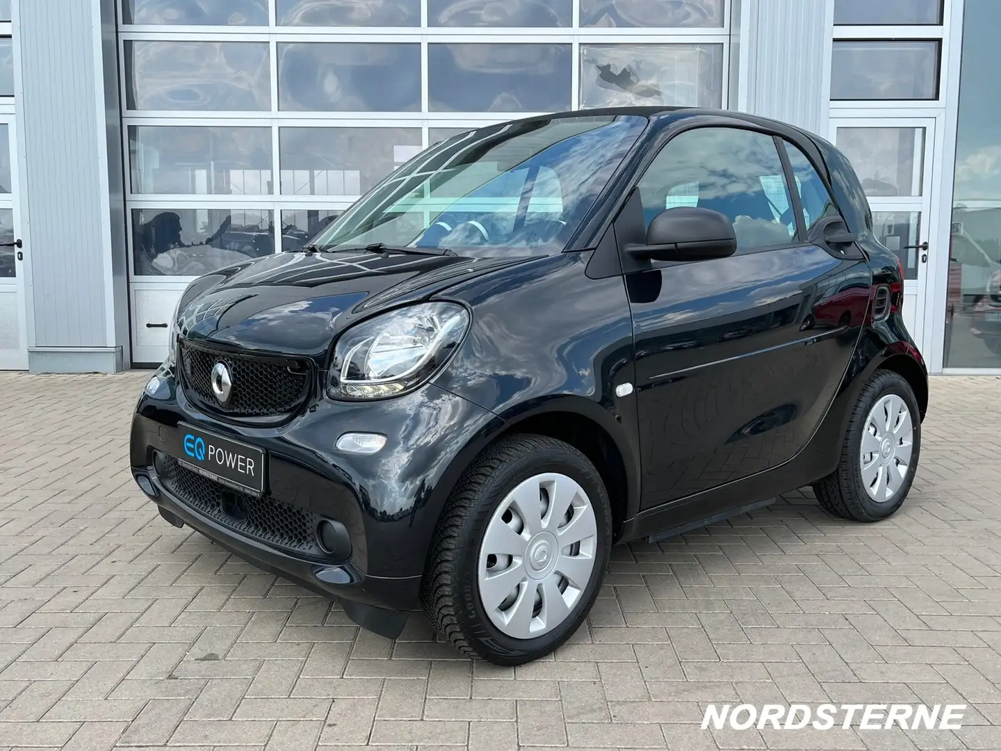 smart forTwo smart fortwo EQ 69€ Rate Schwarz - 2