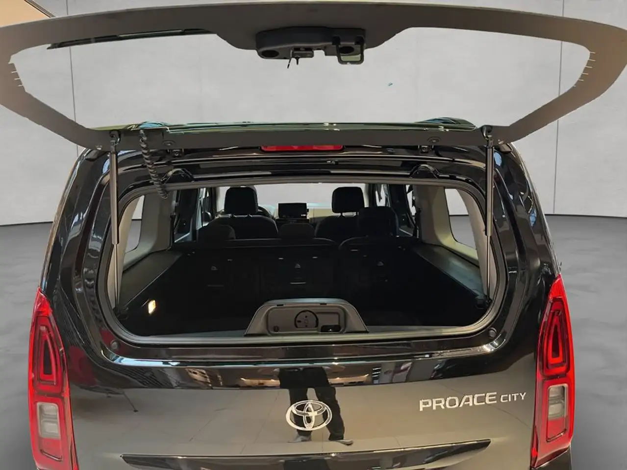Toyota Proace City Proace City Verso 1.5 D-4D L2 Teamplayer 96 kW, 5- 14
