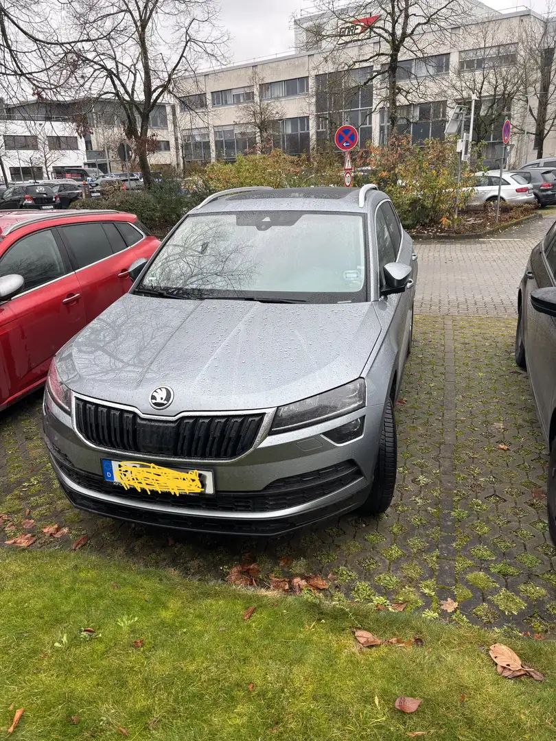 Skoda Karoq 1.5 TSI ACT DSG Style Grau - 2