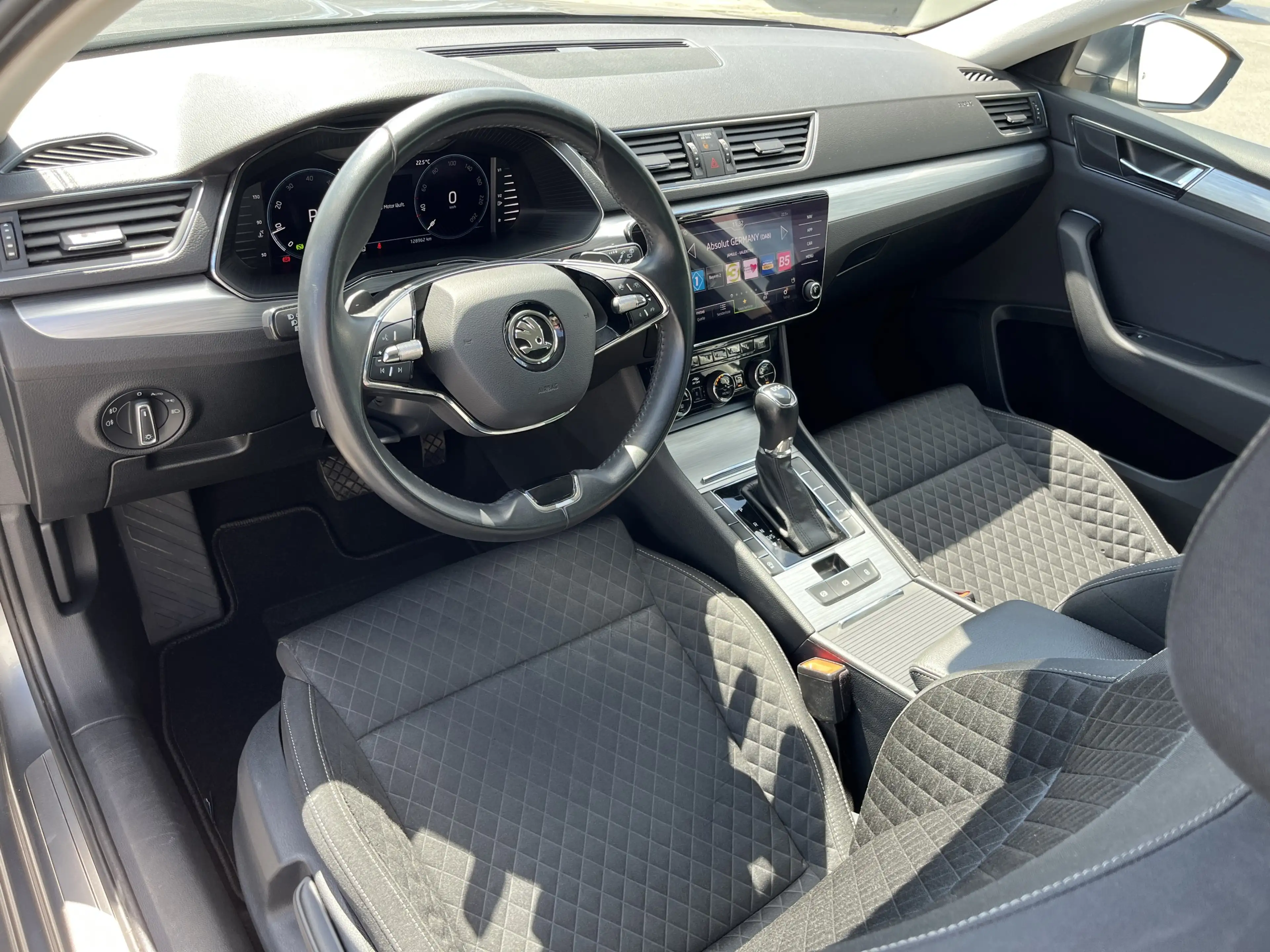Skoda Superb Combi 2.0 TDI DSG Ambition 125€ m.20% Anz. STHZ — photo 10