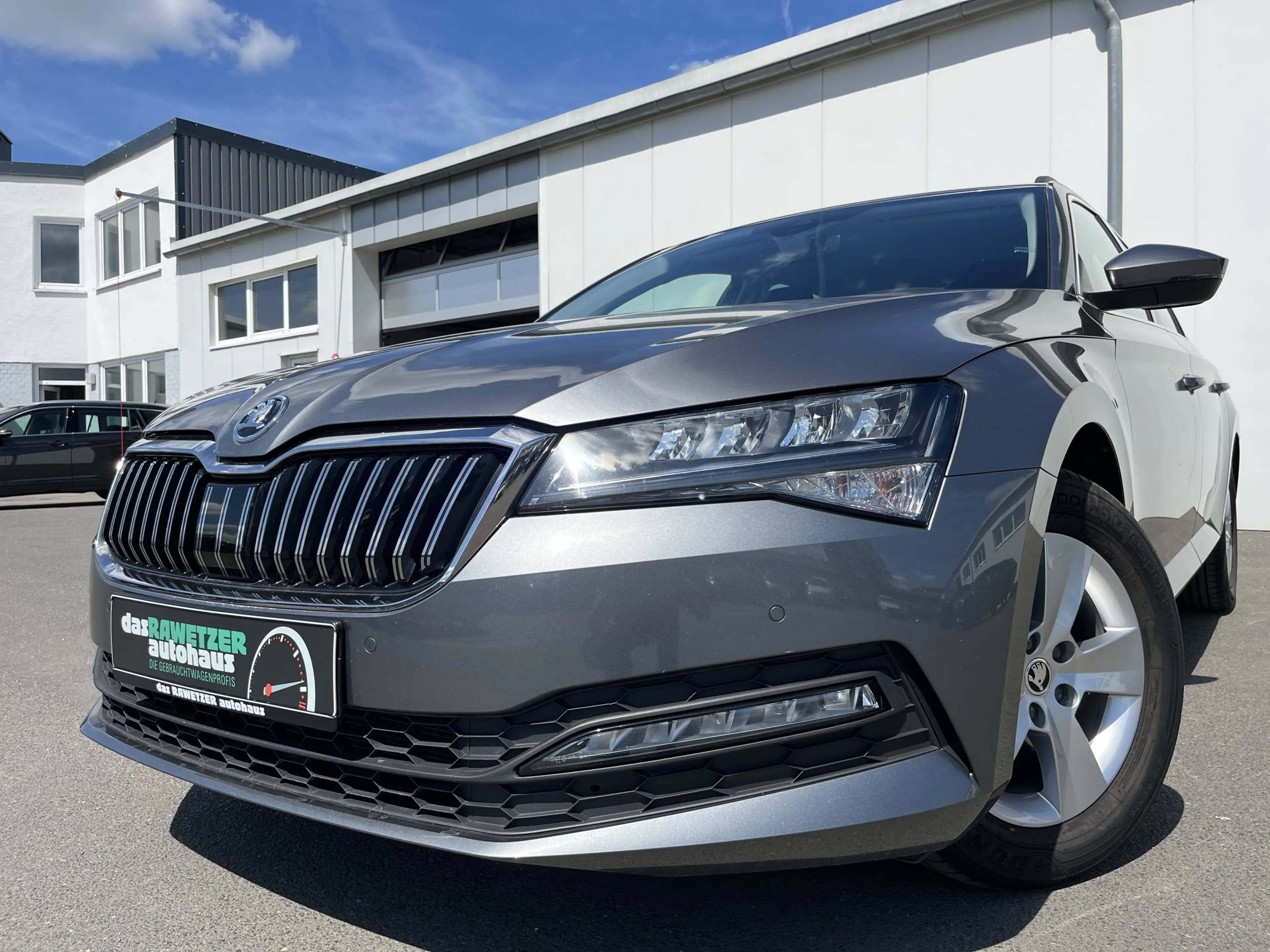 Skoda Superb Combi 2.0 TDI DSG Ambition 125€ m.20% Anz. STHZ