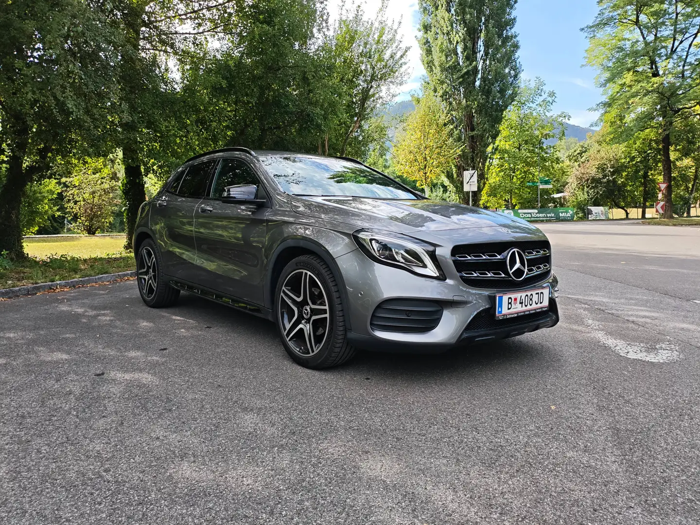 Mercedes-Benz GLA 200 GLA 200 d Aut. Grau - 1
