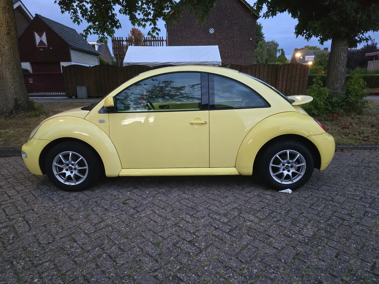 Volkswagen New Beetle New Beetle 2.0 Highline Jaune - 2
