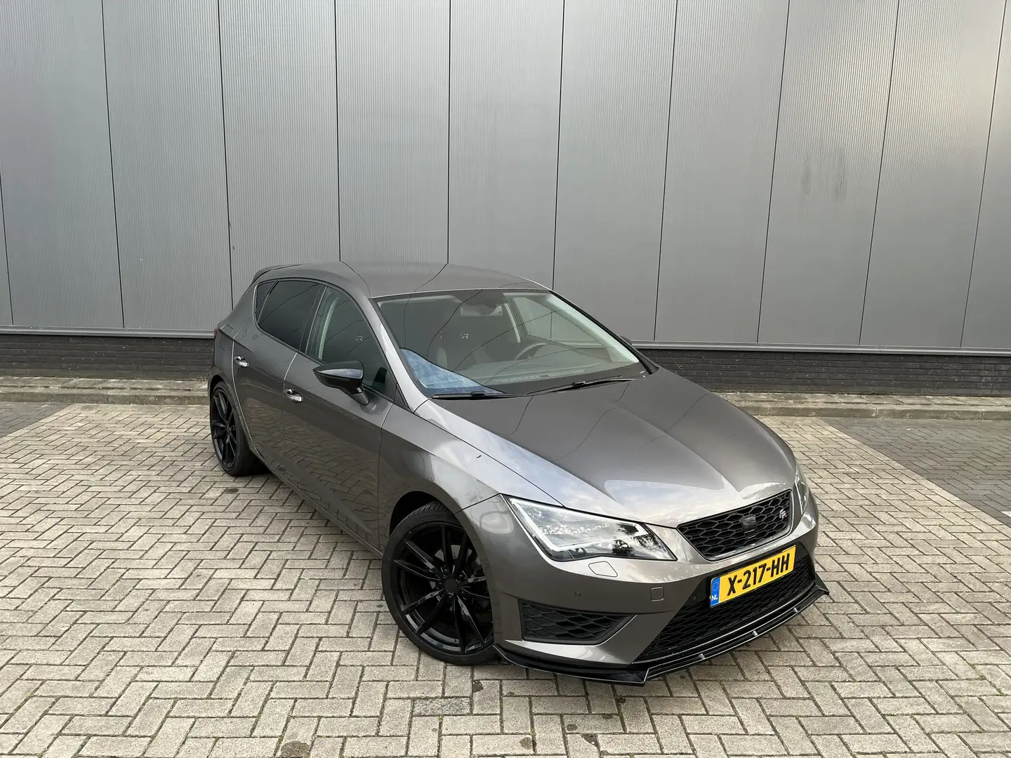 SEAT Leon 1.4 TSI ACT FR Grijs - 1