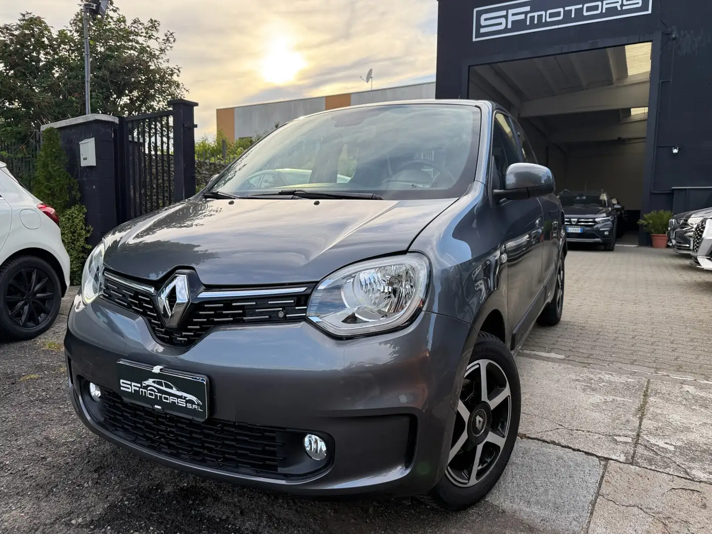 Renault Twingo SCe 65 CV Intens Grijs - 2