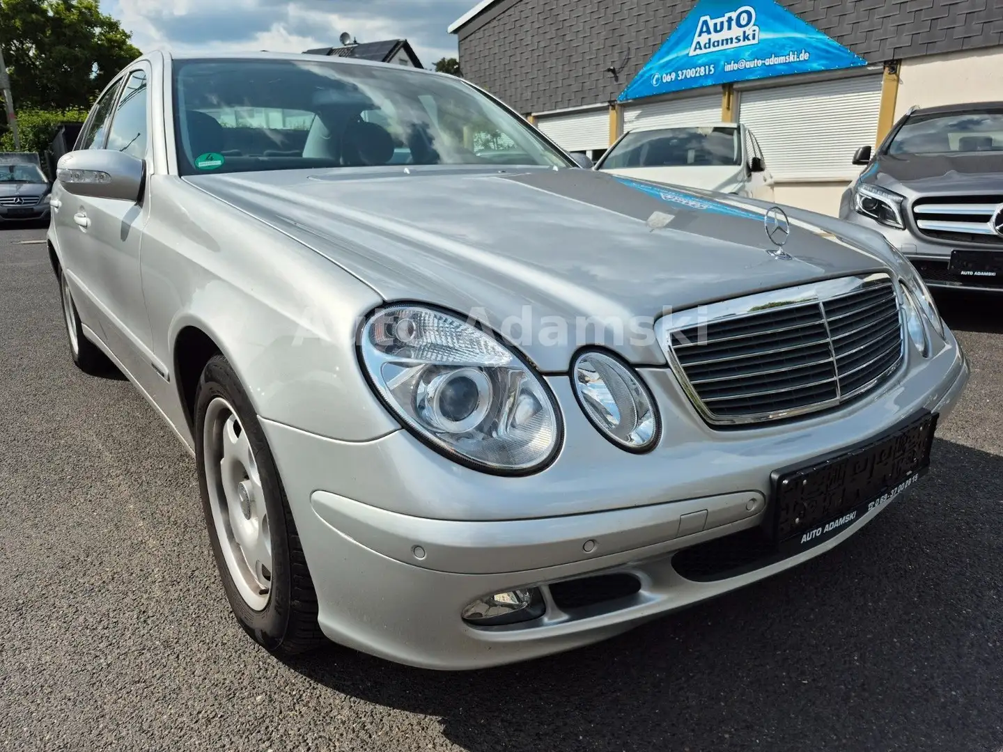 Mercedes-Benz E 200 Kompressor Classic Ausnahmezustand 29tkm Plateado - 2