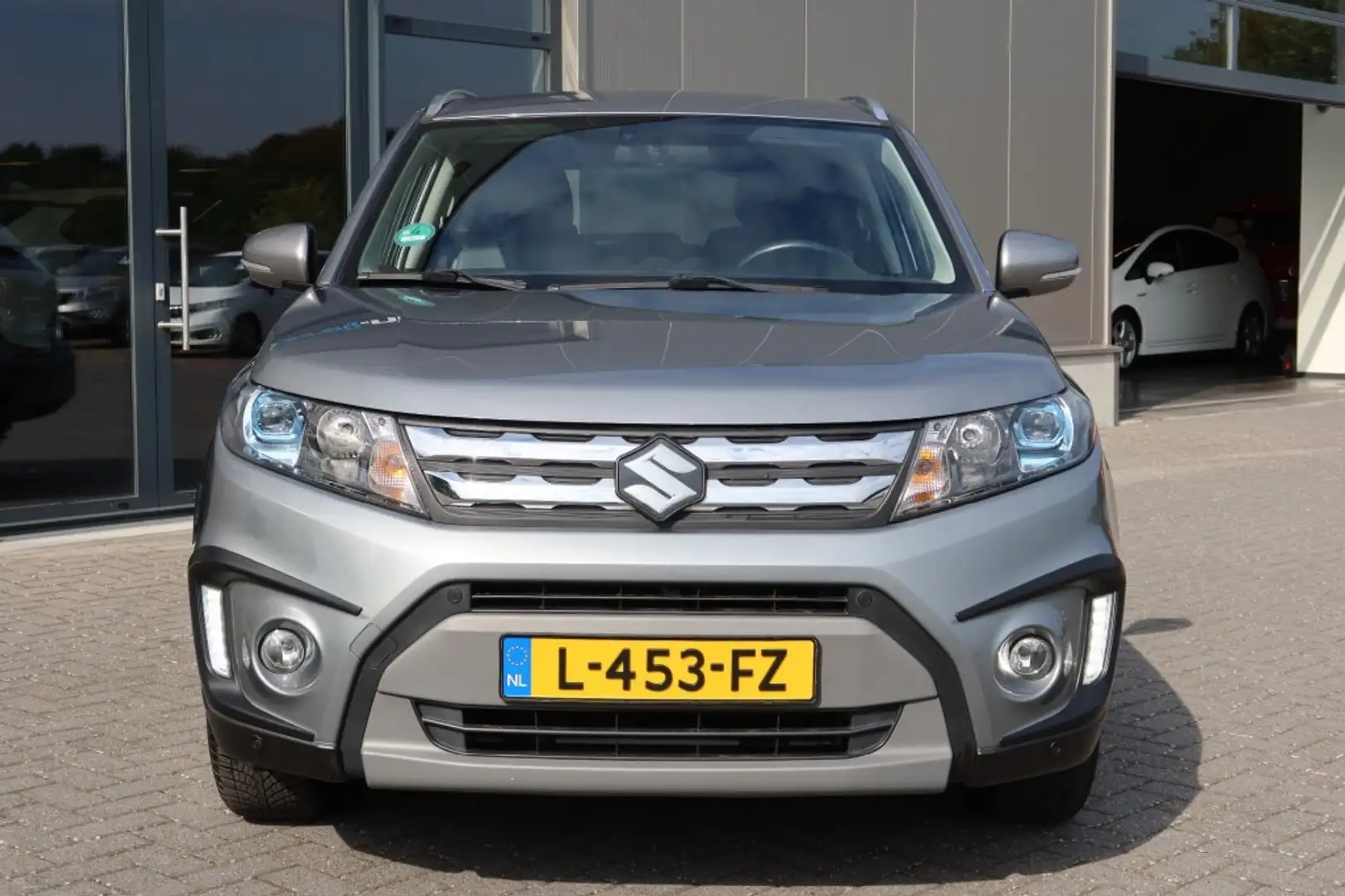 Suzuki Vitara 1.6 High Executive NAVI, Camera, Leder bekleding, Gris - 2