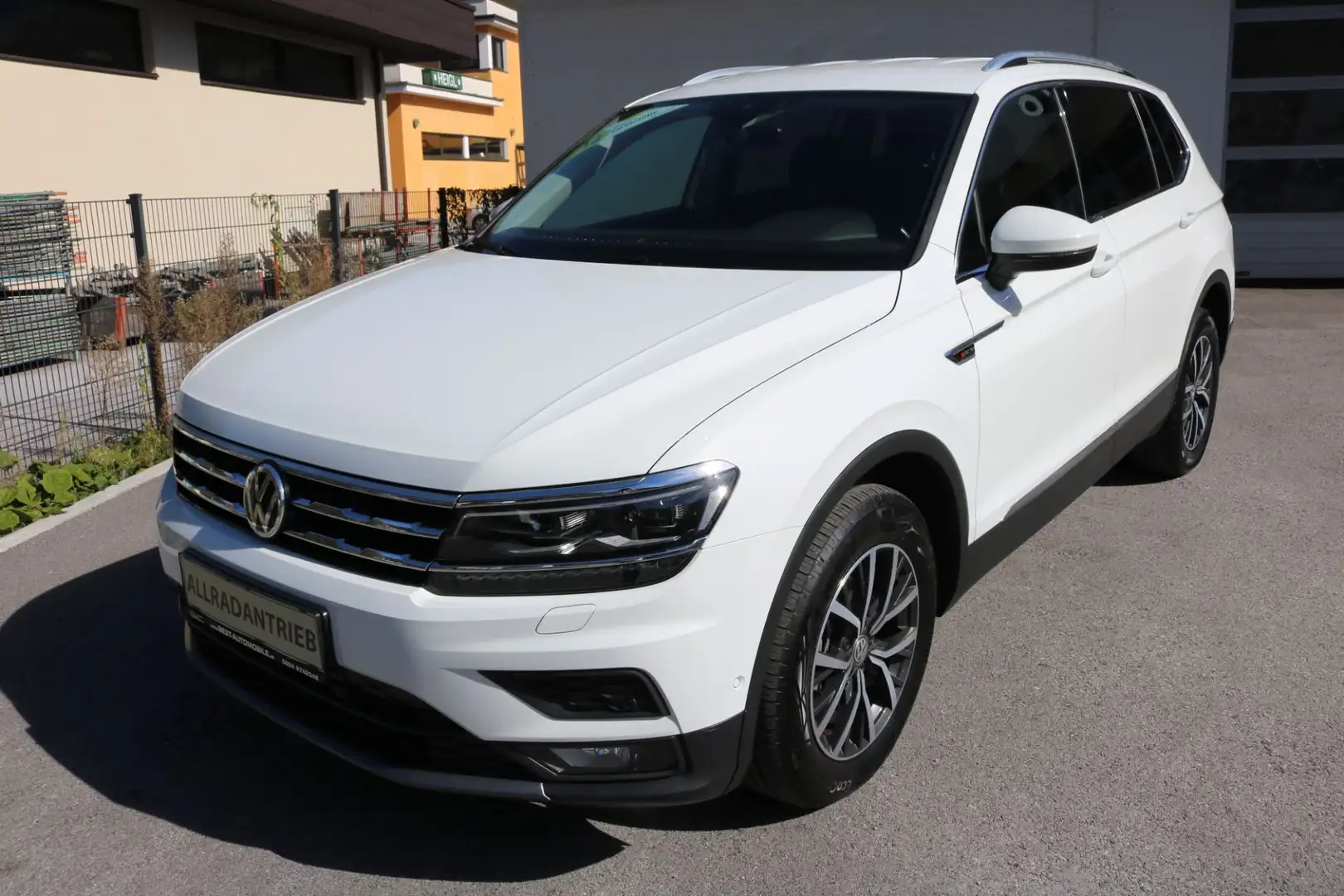 Volkswagen Tiguan 2,0 TDI SCR 4Motion Allspace Comfortline DSG Weiß - 1