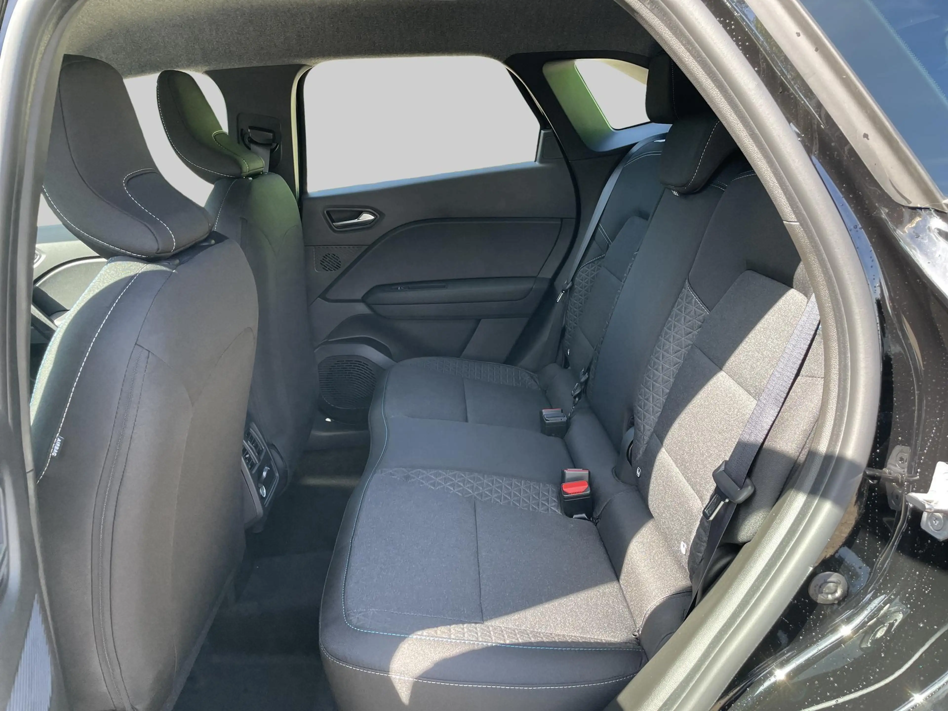 Mitsubishi Grandis 1.8 HEV Intense | Apple Carplay/Android Auto|telef — photo 6