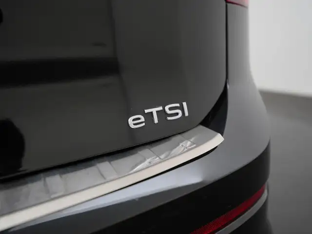Volkswagen Golf view 27