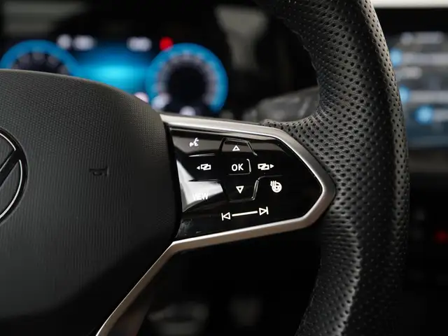 Volkswagen Golf view 9