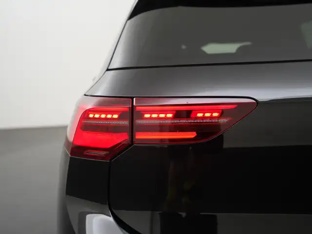Volkswagen Golf view 26