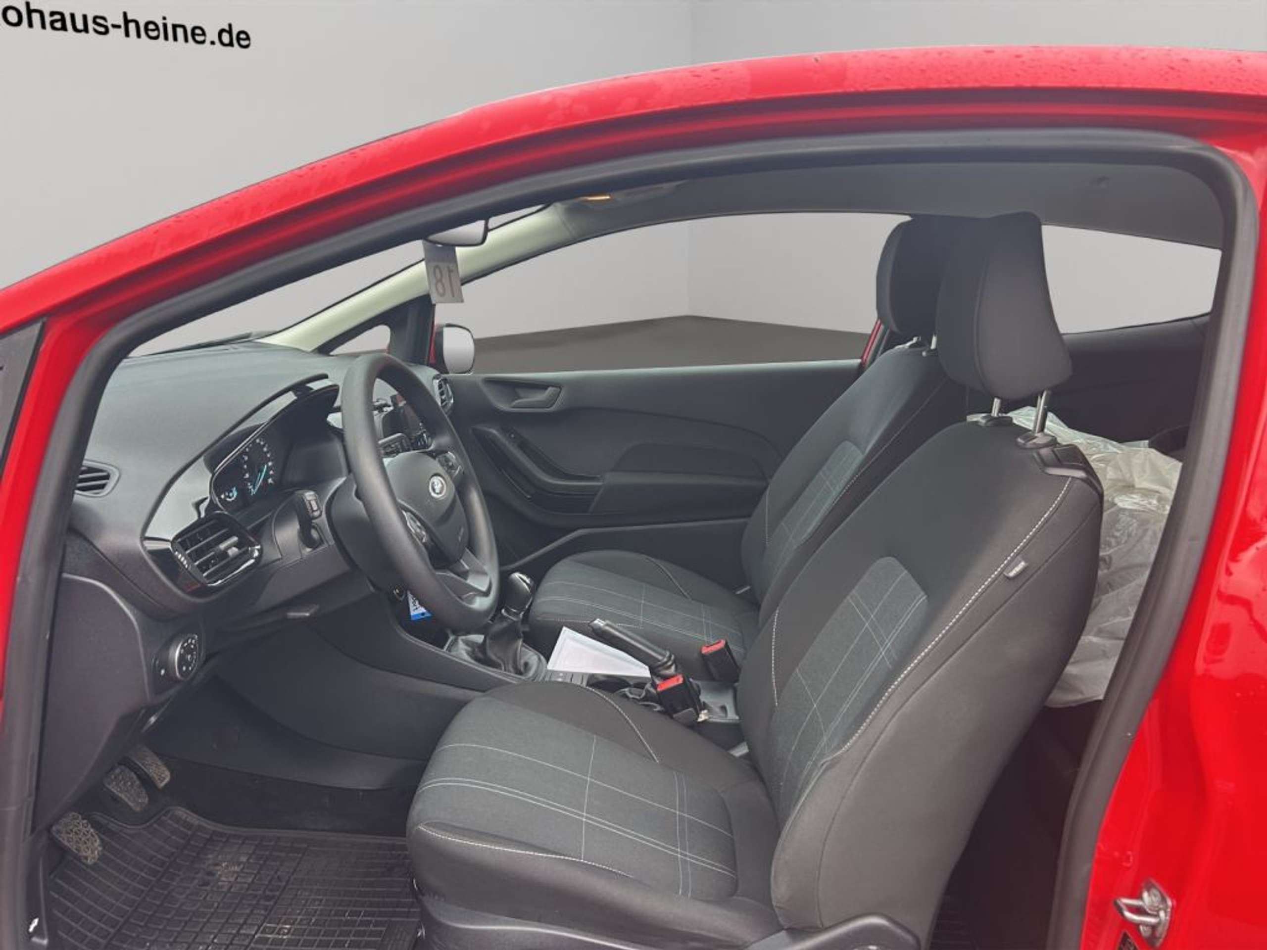 Fahrzeugabbildung Ford Fiesta 1.1 S&S TREND *KLIMA+AUDIOSYSTEM* - mit KI generiert/bearbeitet