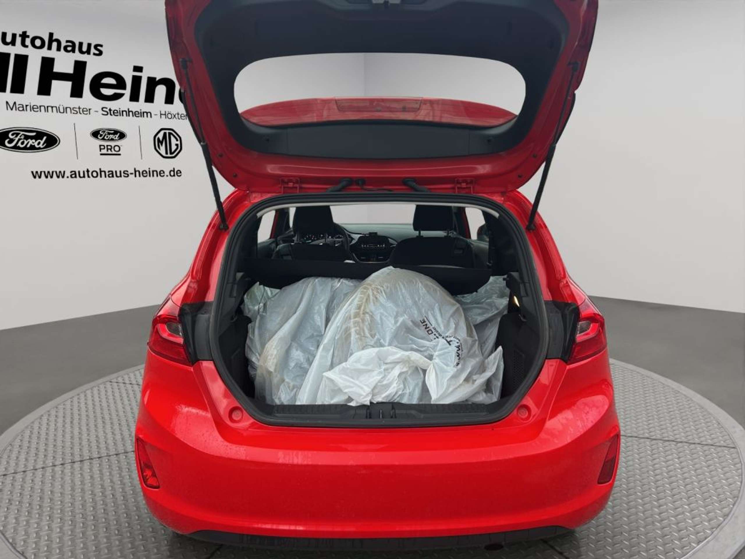 Fahrzeugabbildung Ford Fiesta 1.1 S&S TREND *KLIMA+AUDIOSYSTEM* - mit KI generiert/bearbeitet