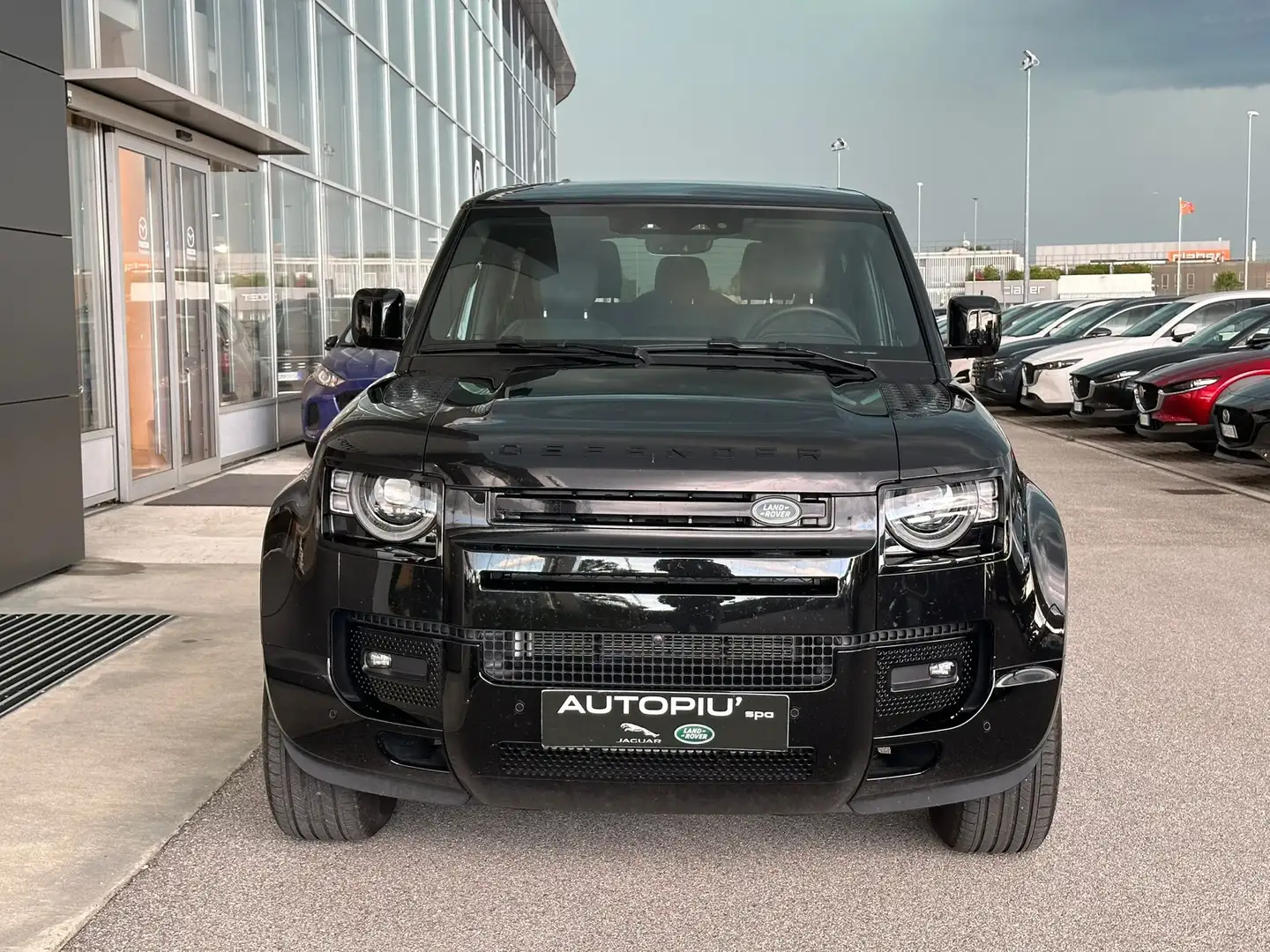 Land Rover Defender 90 3.0d i6 mhev X-Dynamic SE awd 250cv aut IVA ESP Nero - 2