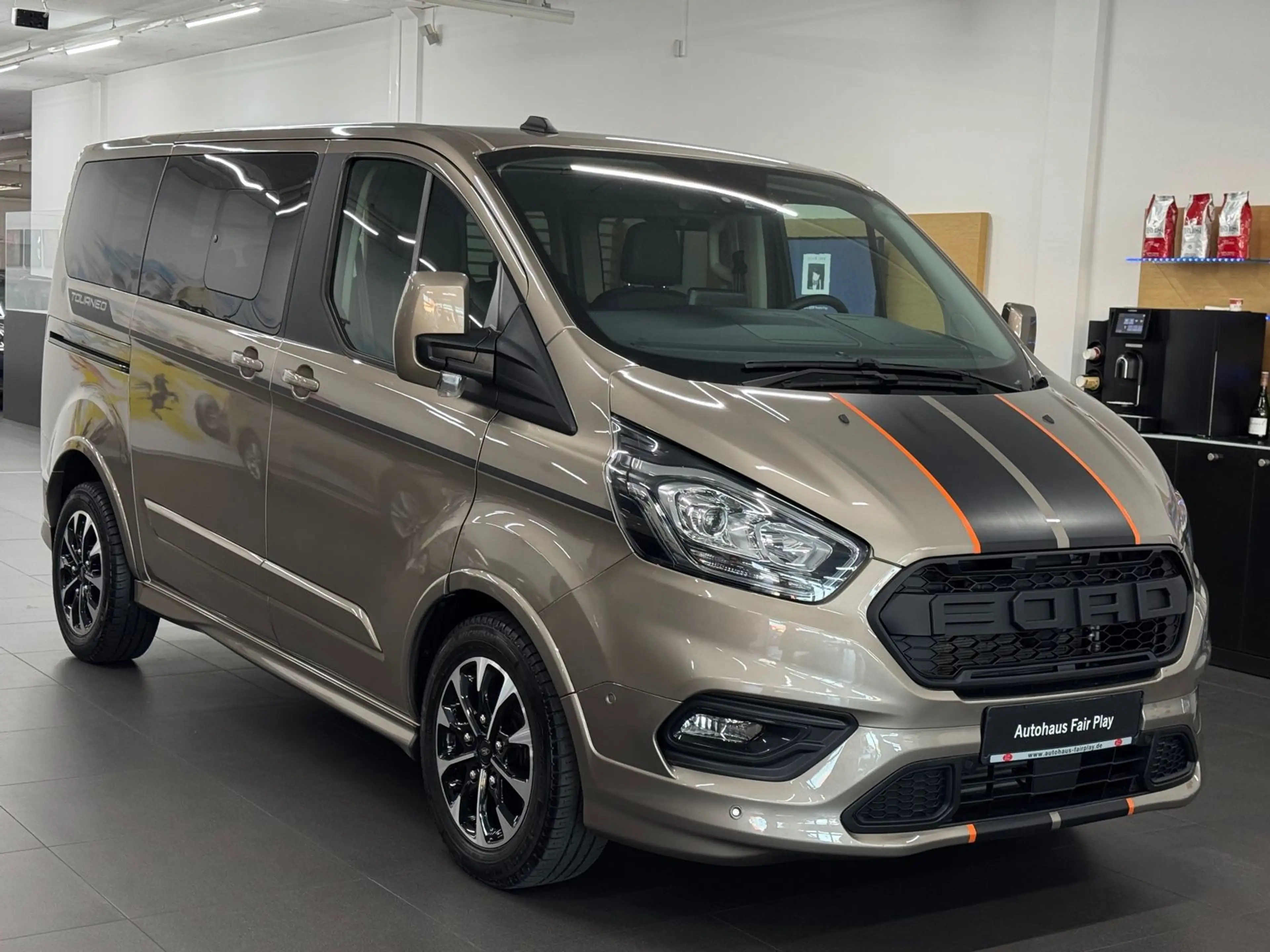 Ford Tourneo Custom Sport L1 Aut. KAMERA/CARPLAY/TOP! — photo 3