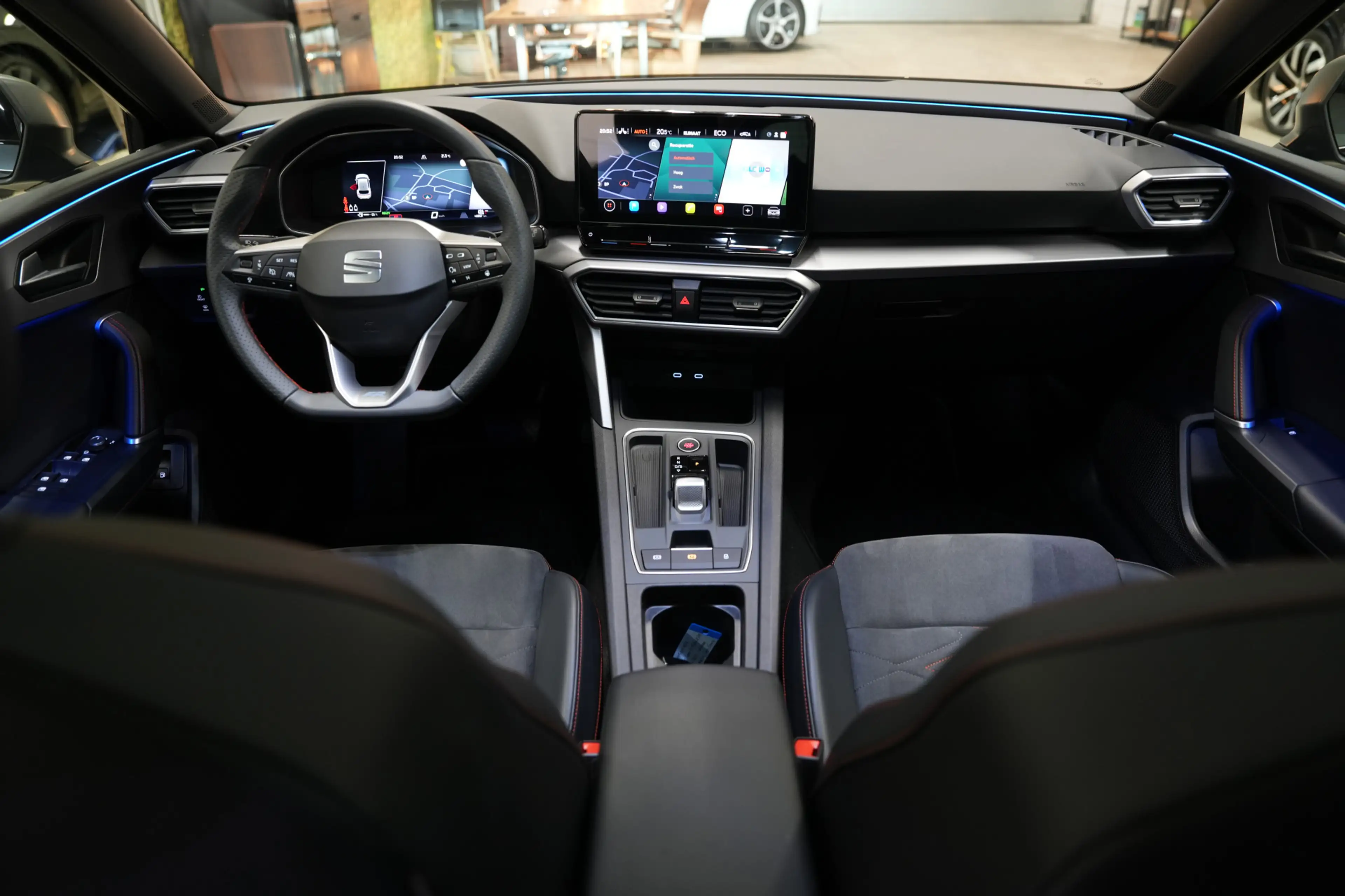 SEAT Leon 1.4 TSI eHybrid PHEV FR 204PK * SoH 96% - Pano - M — photo 23