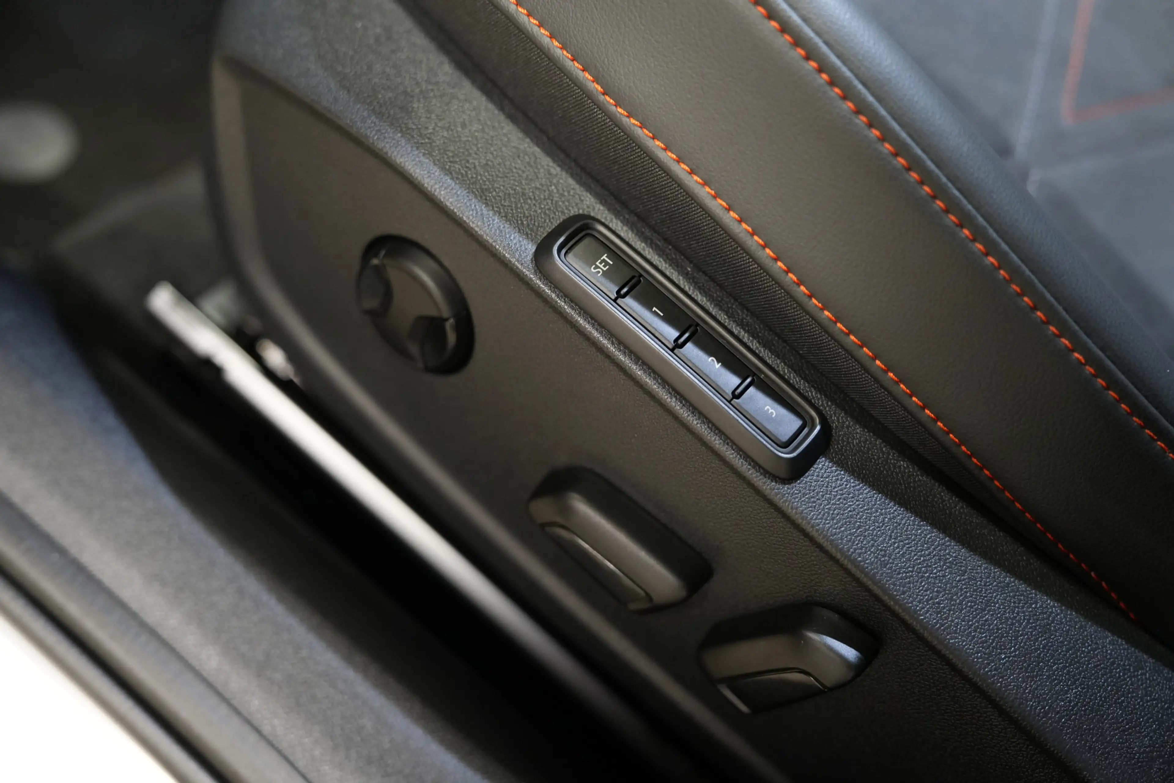 SEAT Leon 1.4 TSI eHybrid PHEV FR 204PK * SoH 96% - Pano - M — photo 16