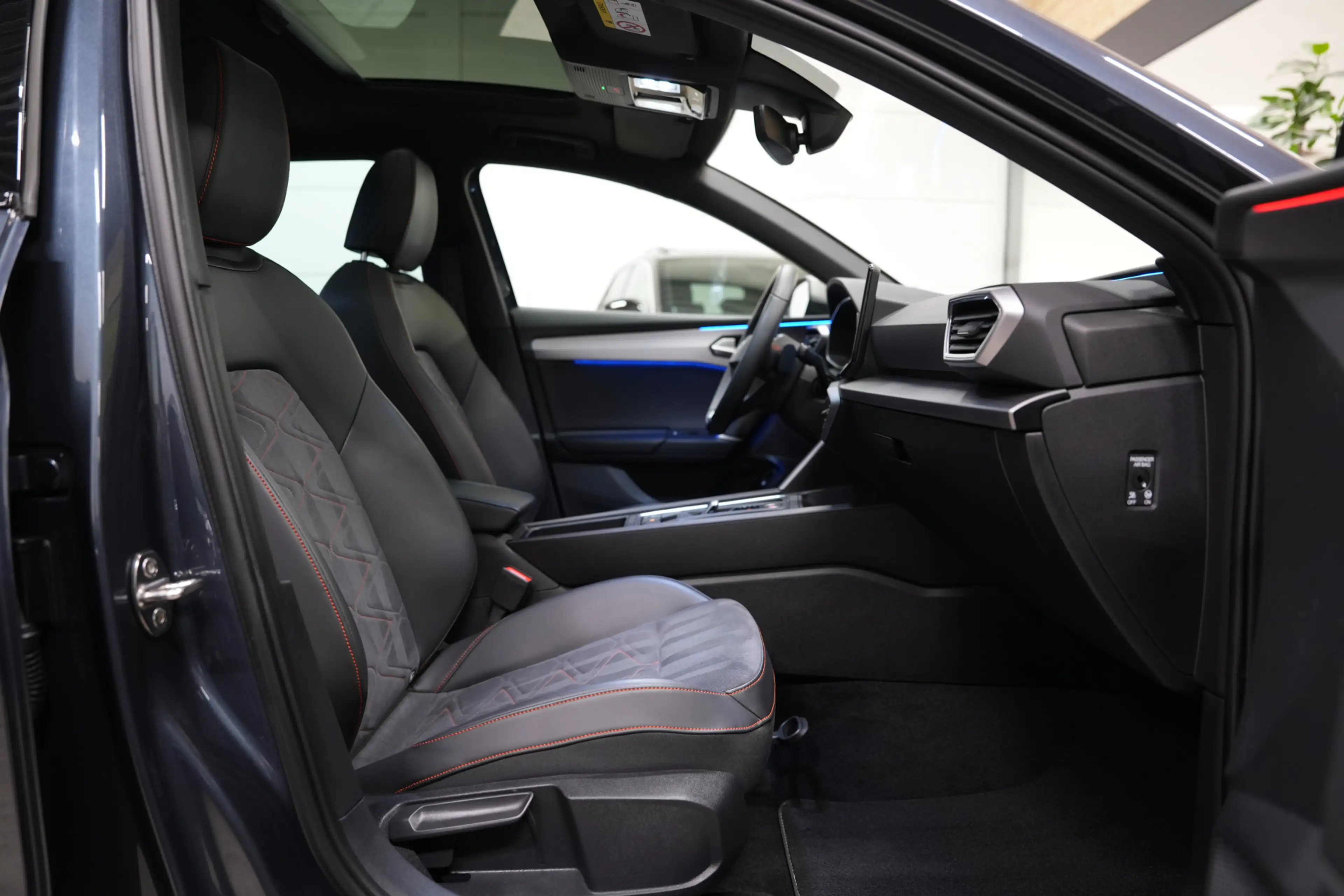 SEAT Leon 1.4 TSI eHybrid PHEV FR 204PK * SoH 96% - Pano - M — photo 20