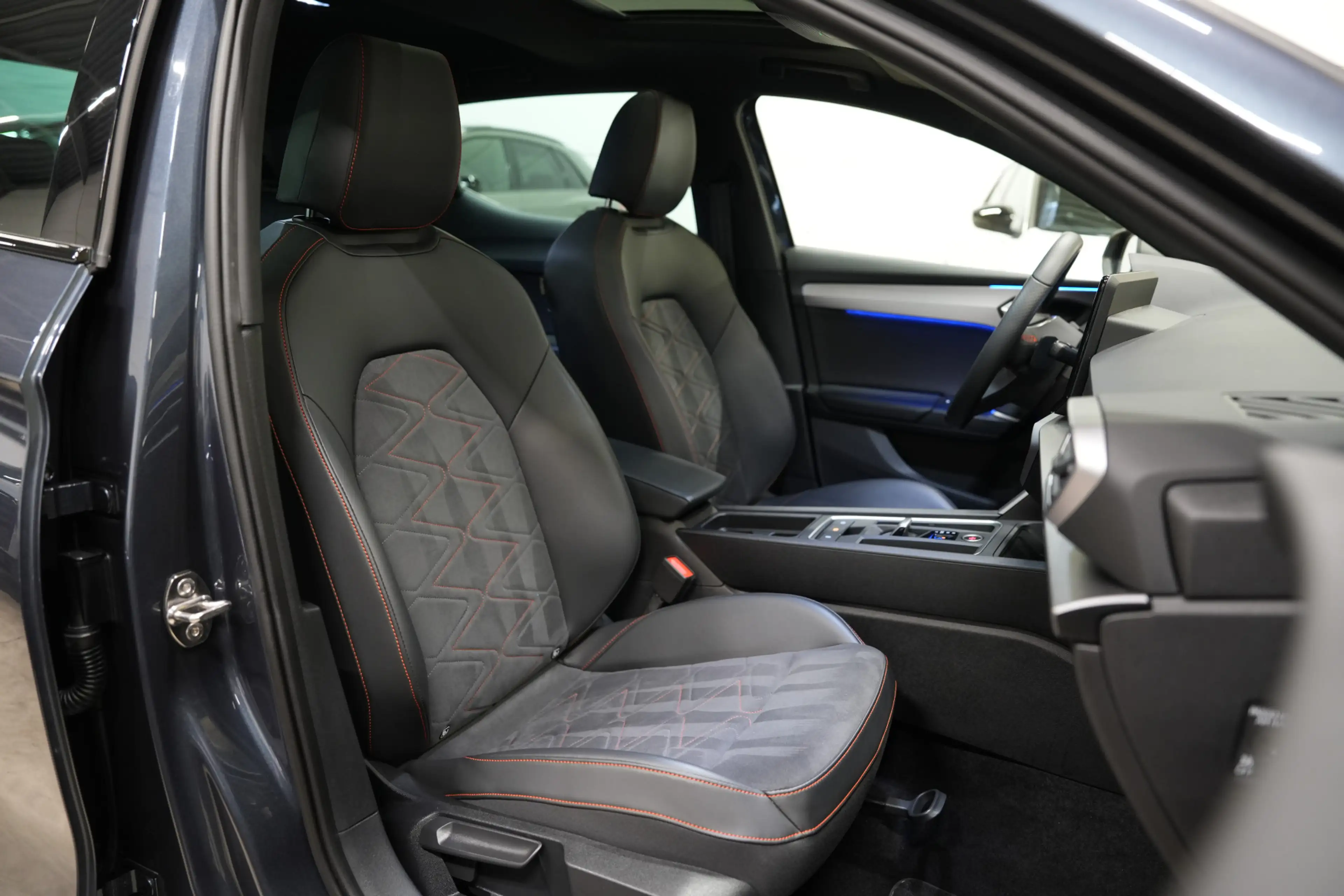 SEAT Leon 1.4 TSI eHybrid PHEV FR 204PK * SoH 96% - Pano - M — photo 21