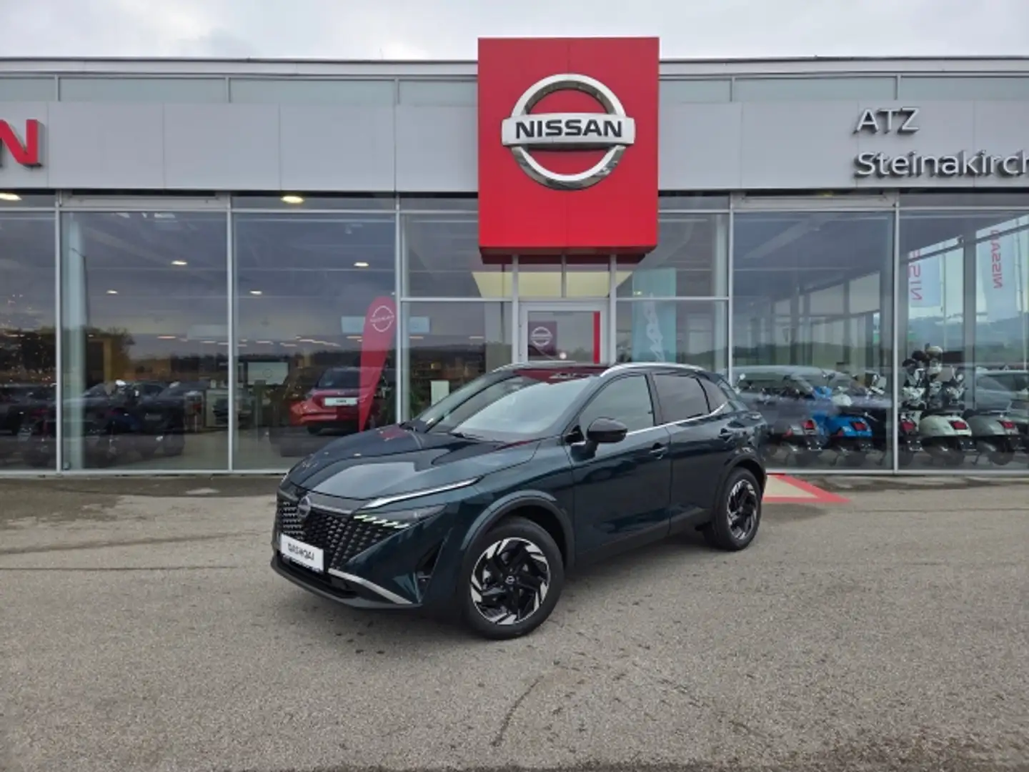 Nissan Qashqai N-CONNECTA+ 1.3 158PS XTRONIC 4x4 Grün - 1
