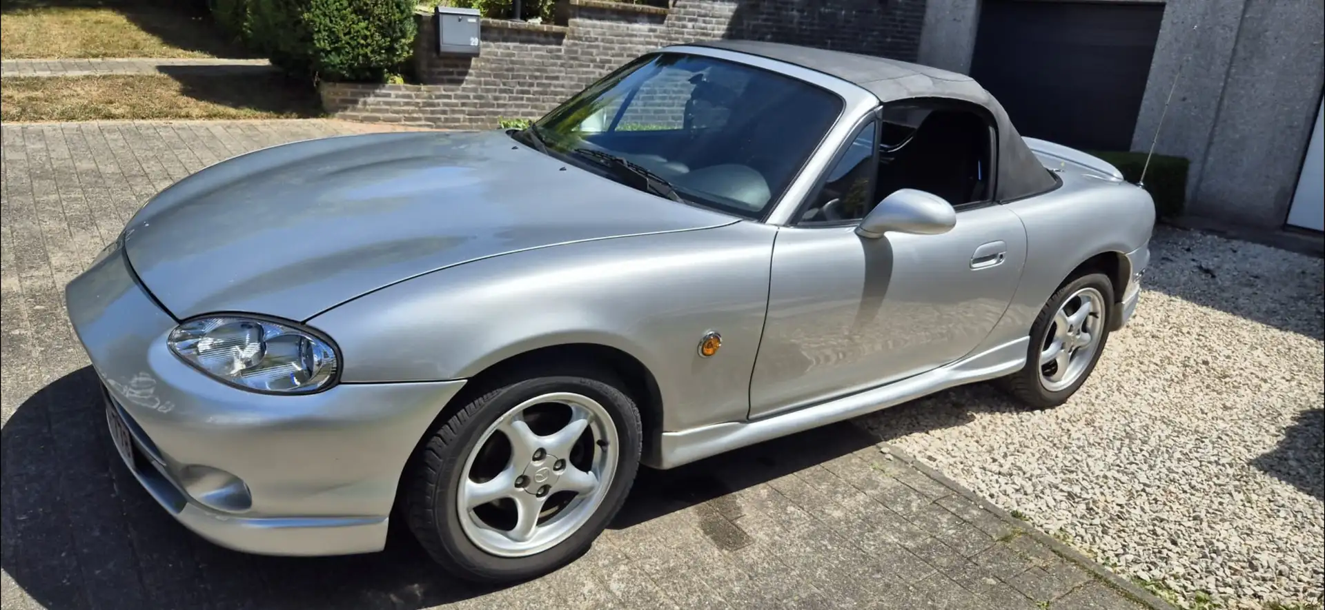 Mazda MX-5 1.6i 16v Luxe - 1