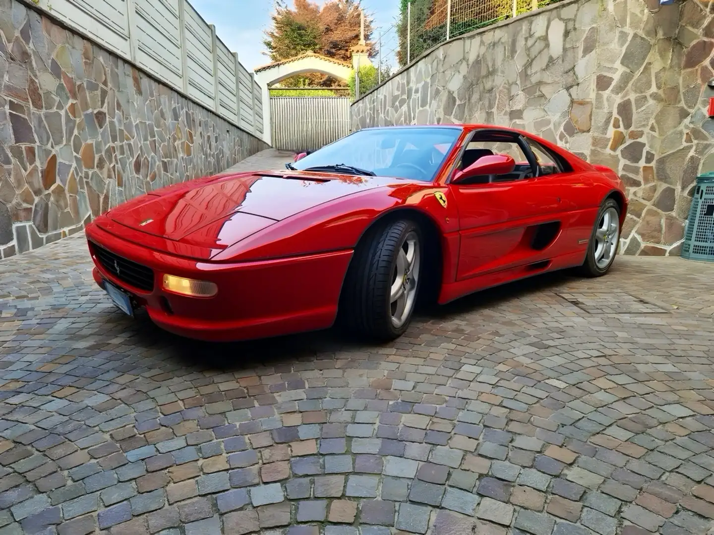 Ferrari F355 GTS Rosso - 1
