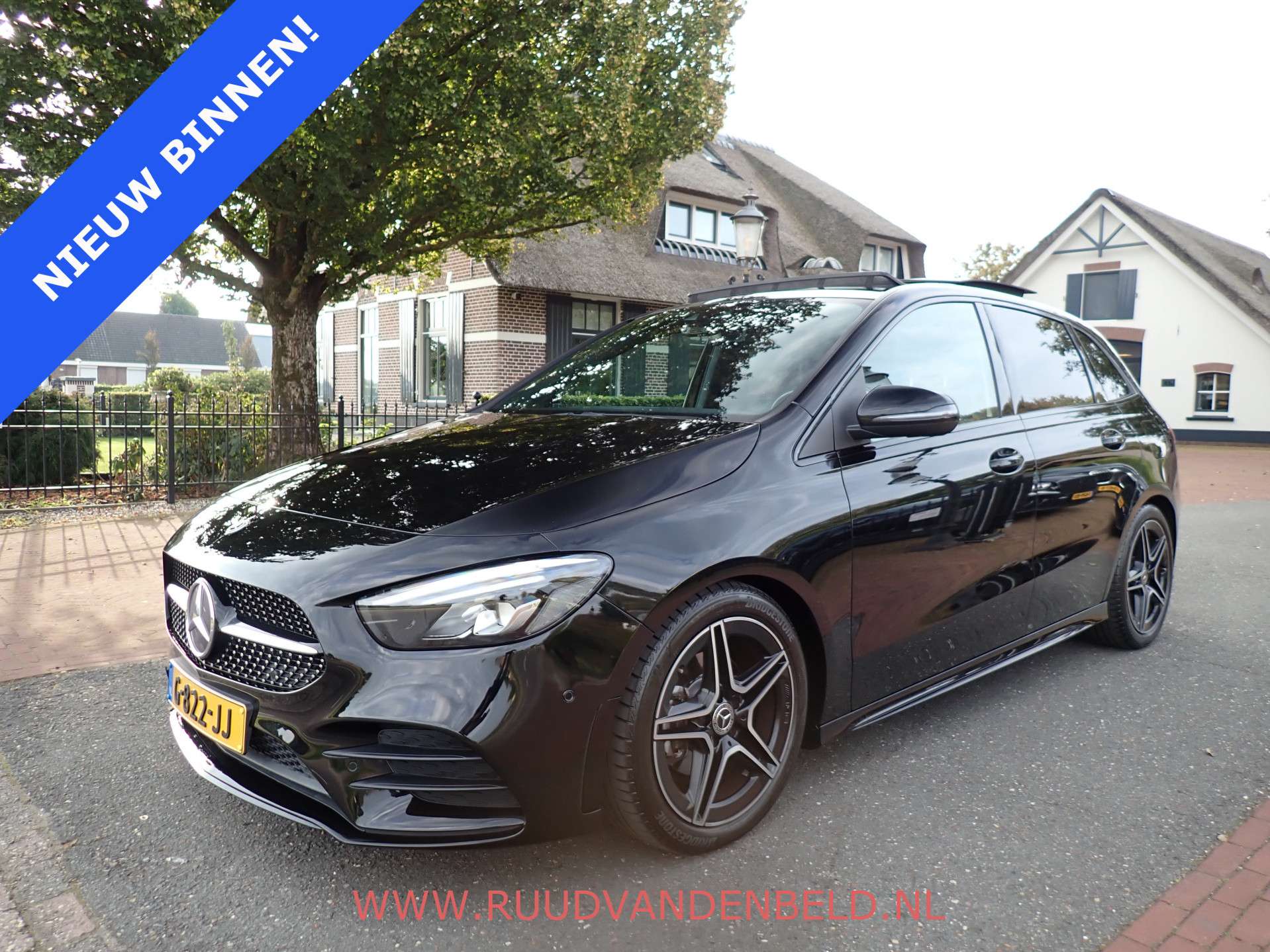Mercedes-Benz B 180