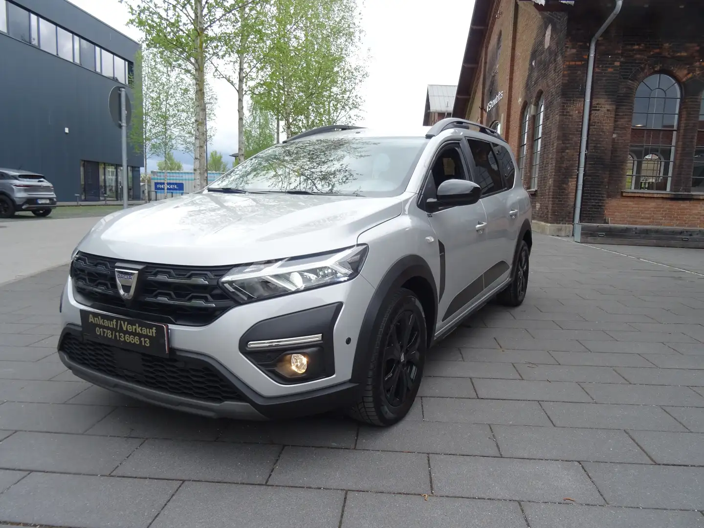 Dacia Jogger Extreme-7-Sitzer-1. Hand-Scheckheft gepfl. Grau - 2