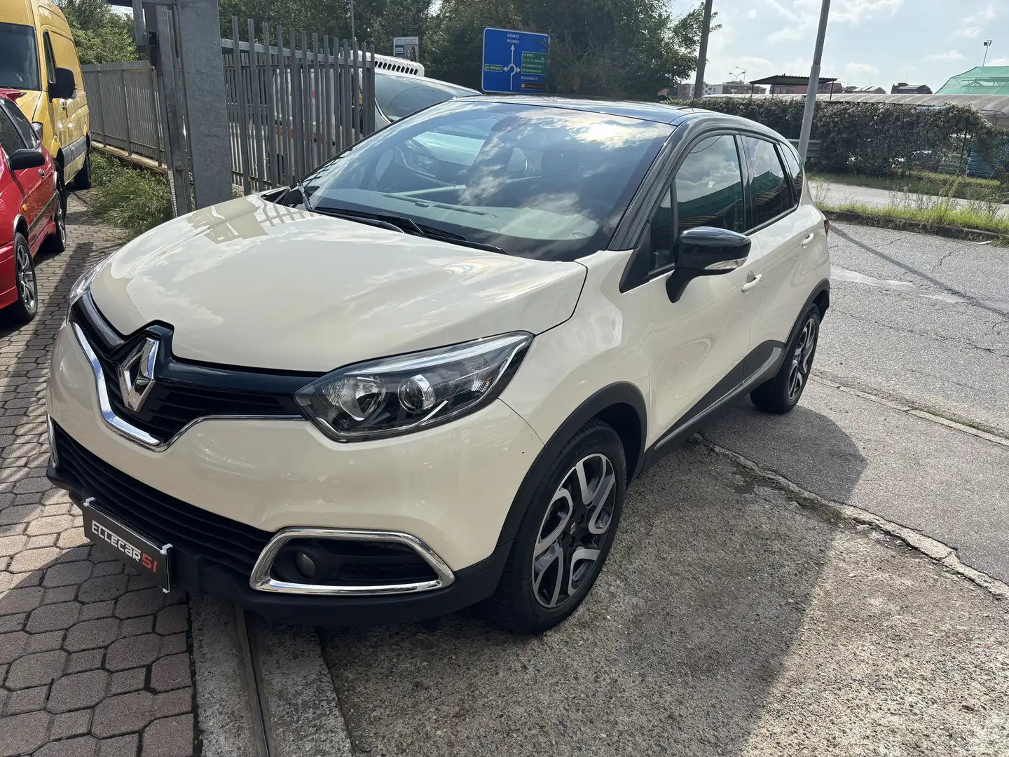Renault Captur 1.2 tce Intens (energy r-link) s&s 120cv edc E6 - 2